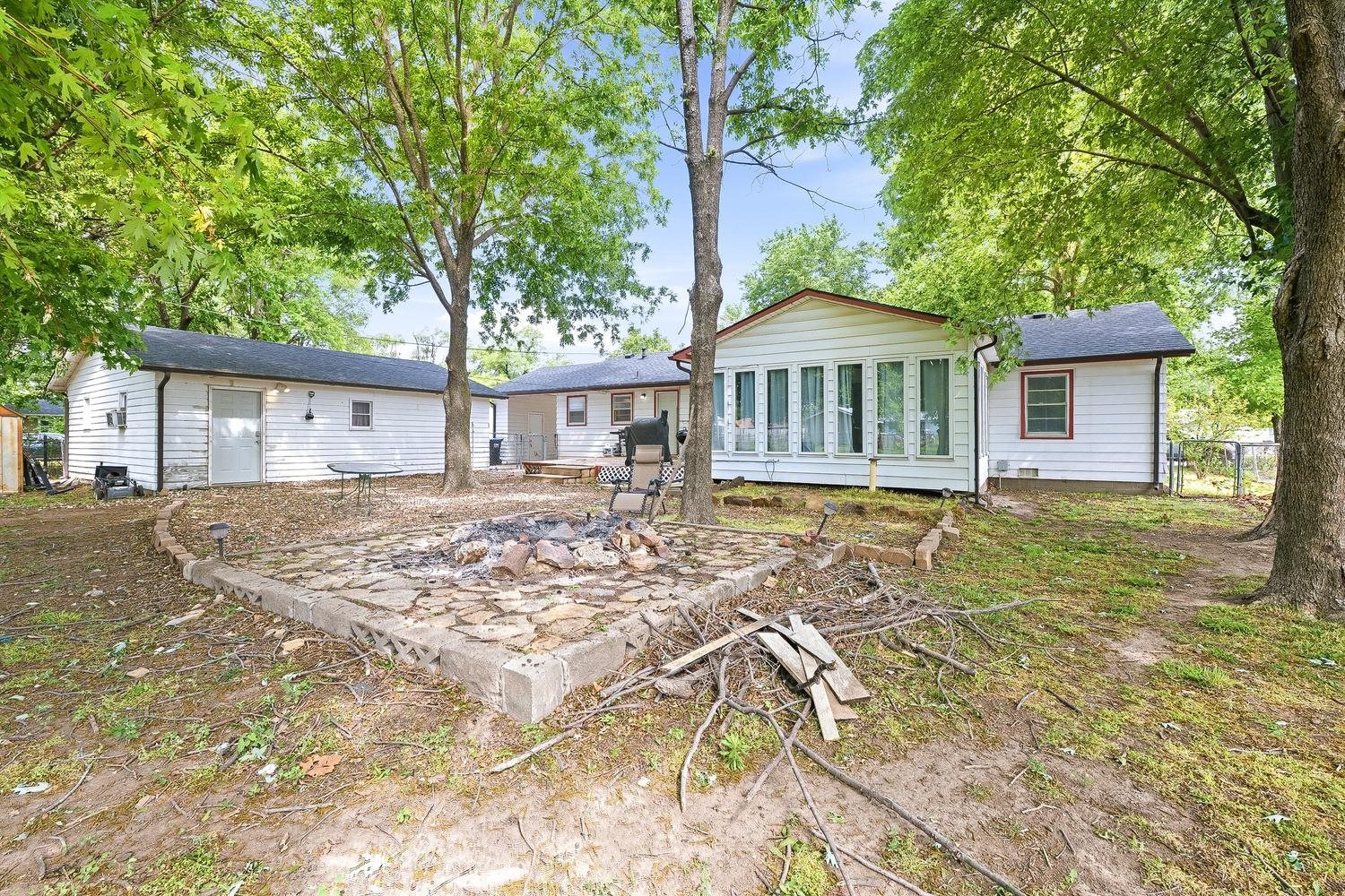 827 W Hazel Avenue Wichita KS 67217