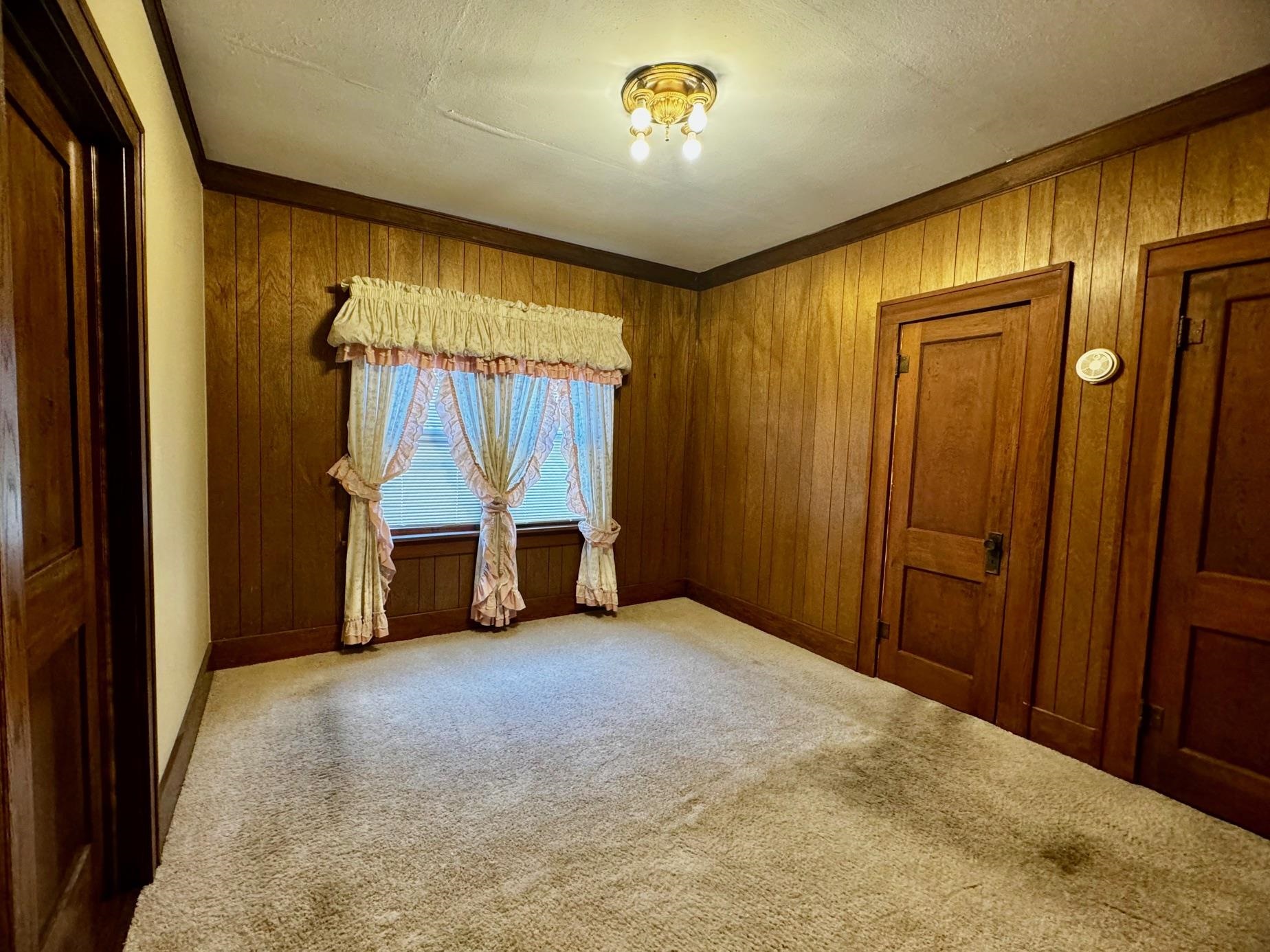 1006 N Washington Avenue Wellington KS 67152