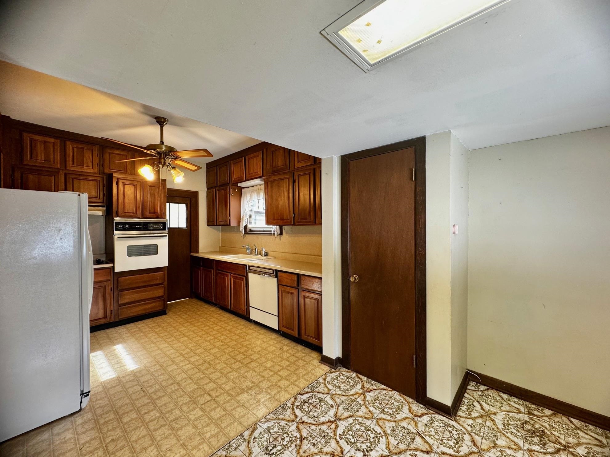 1006 N Washington Avenue Wellington KS 67152
