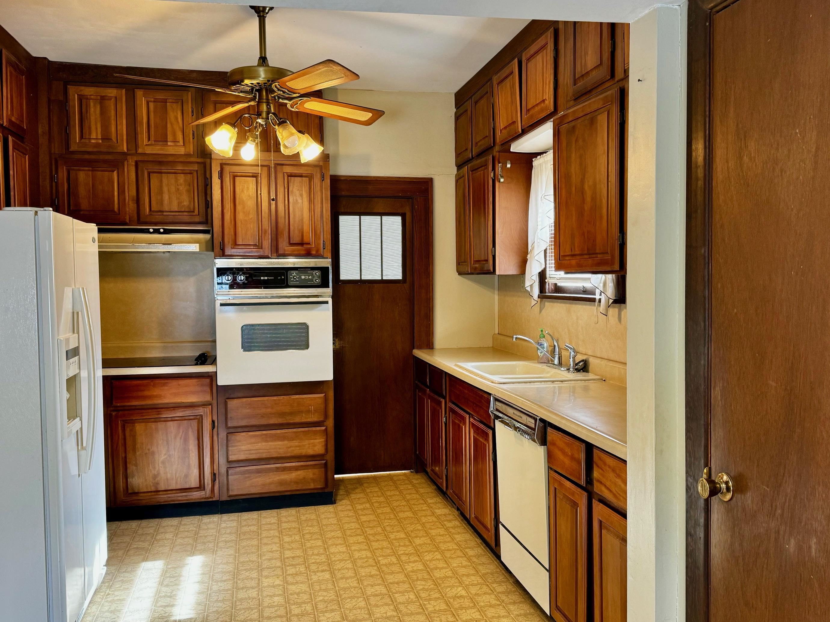 1006 N Washington Avenue Wellington KS 67152