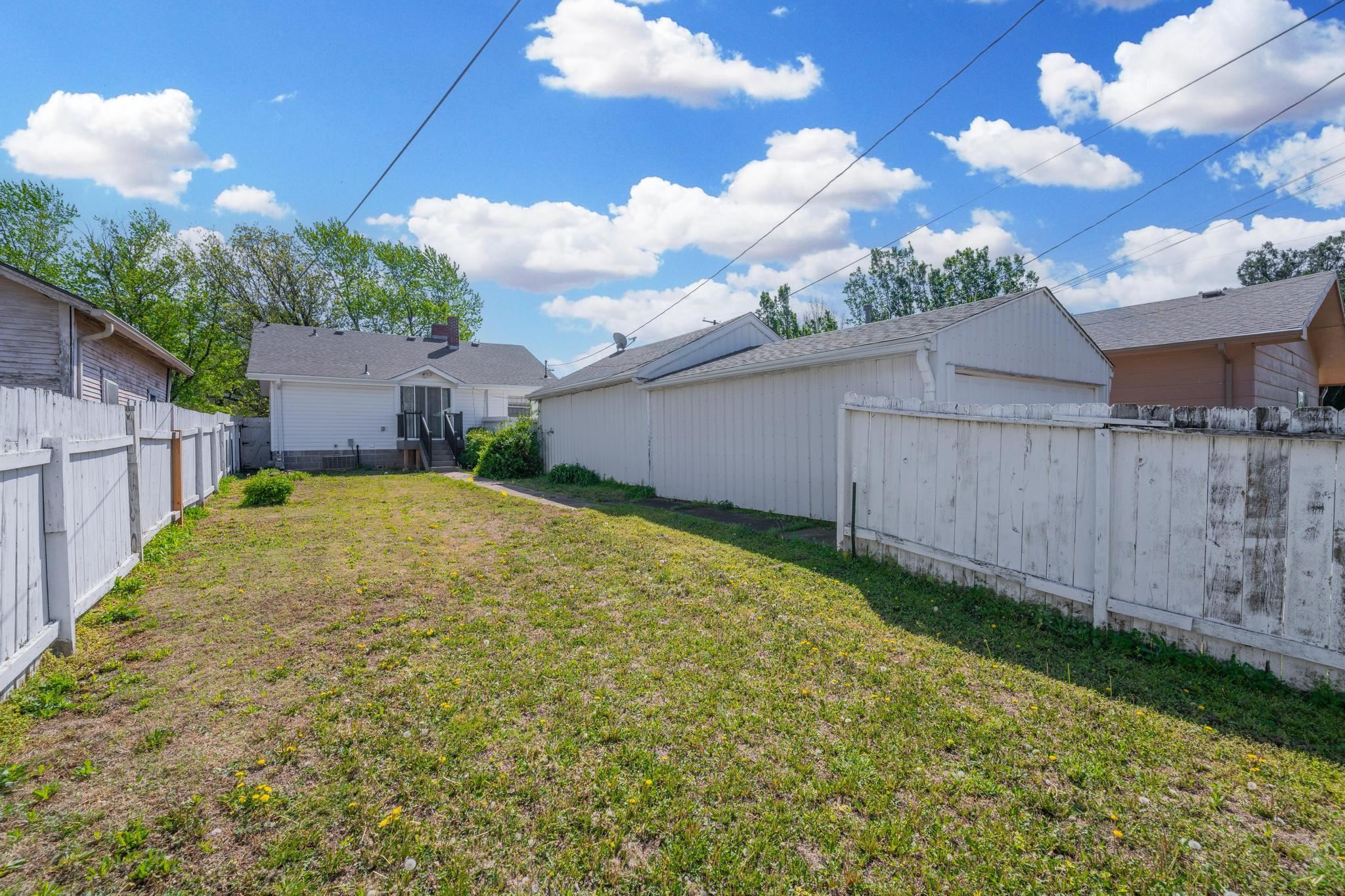 1006 N Washington Avenue Wellington KS 67152