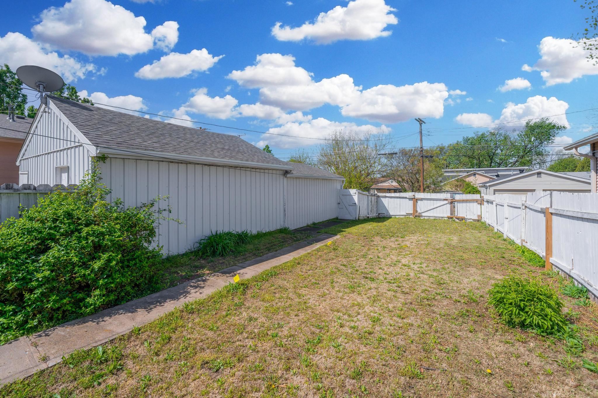 1006 N Washington Avenue Wellington KS 67152