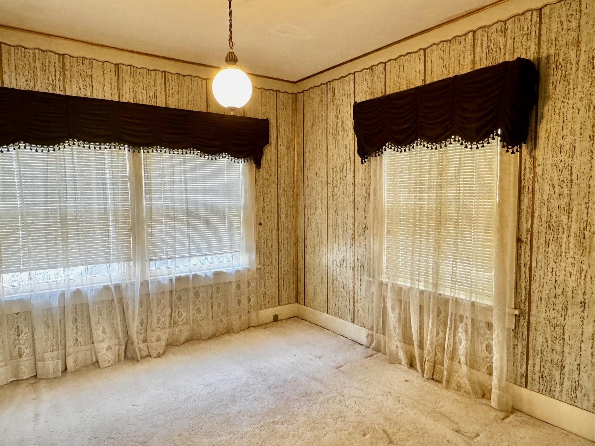 1006 N Washington Avenue Wellington KS 67152