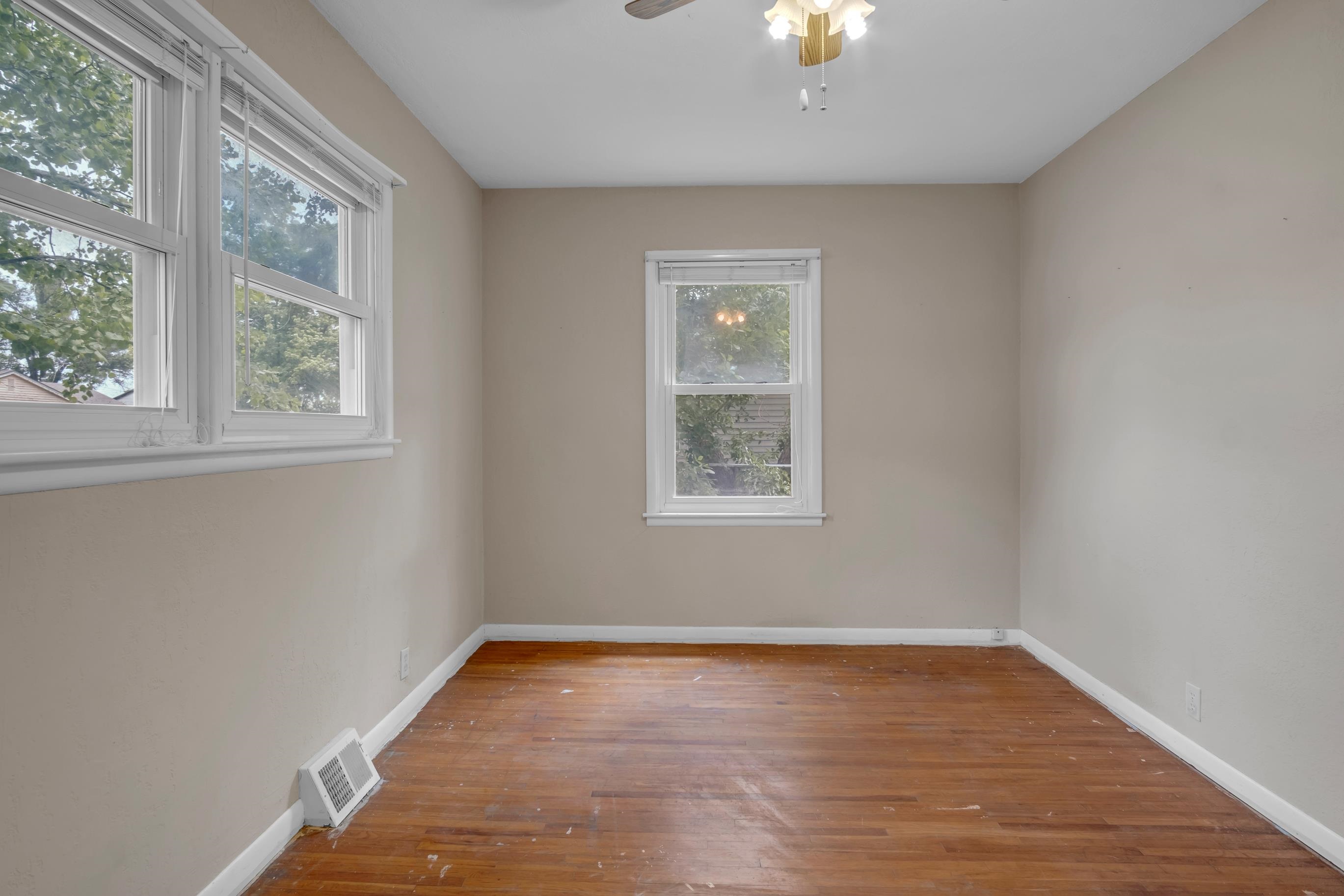 1613 E 10th Newton KS 67114