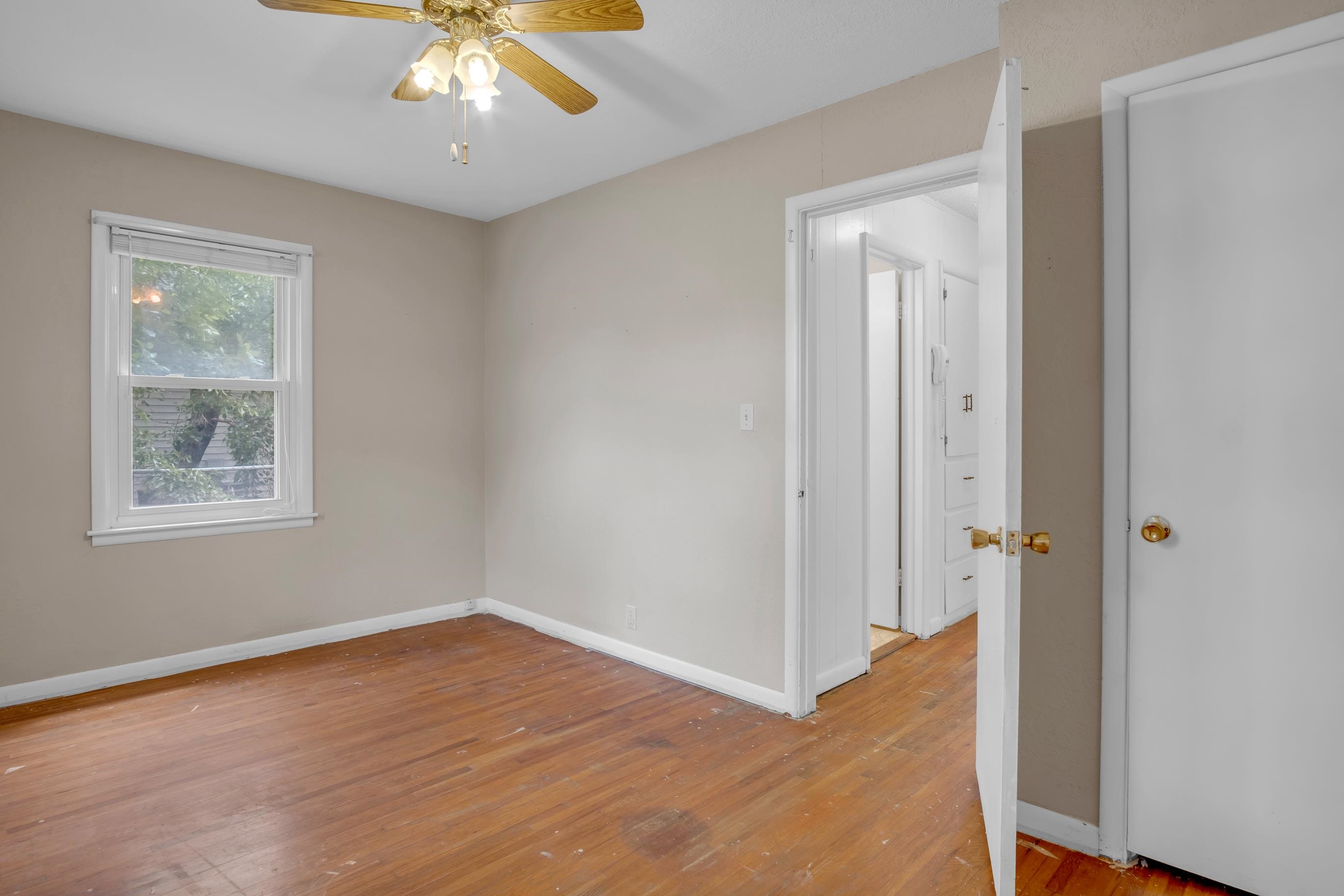 1613 E 10th Newton KS 67114