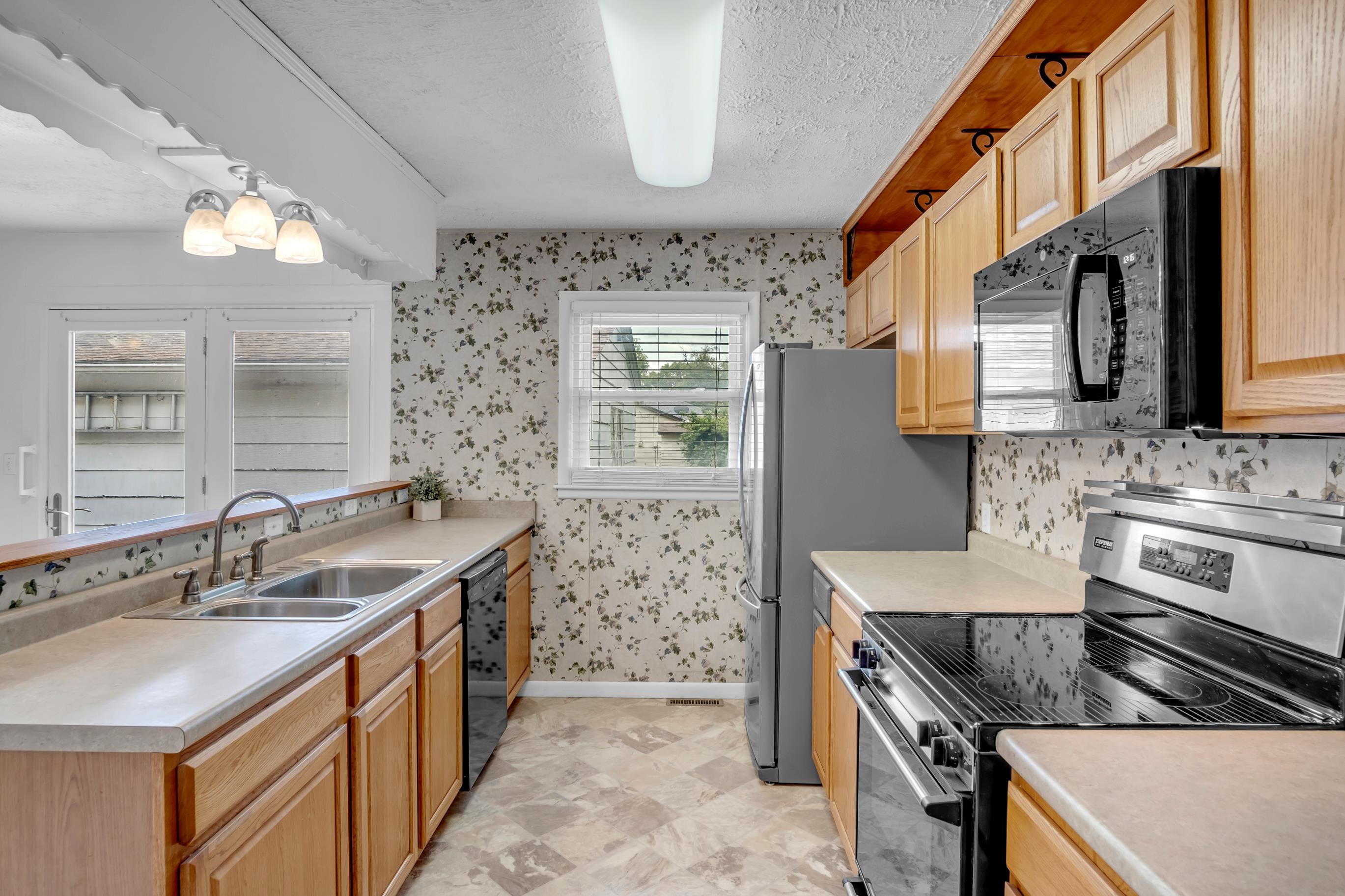 1613 E 10th Newton KS 67114