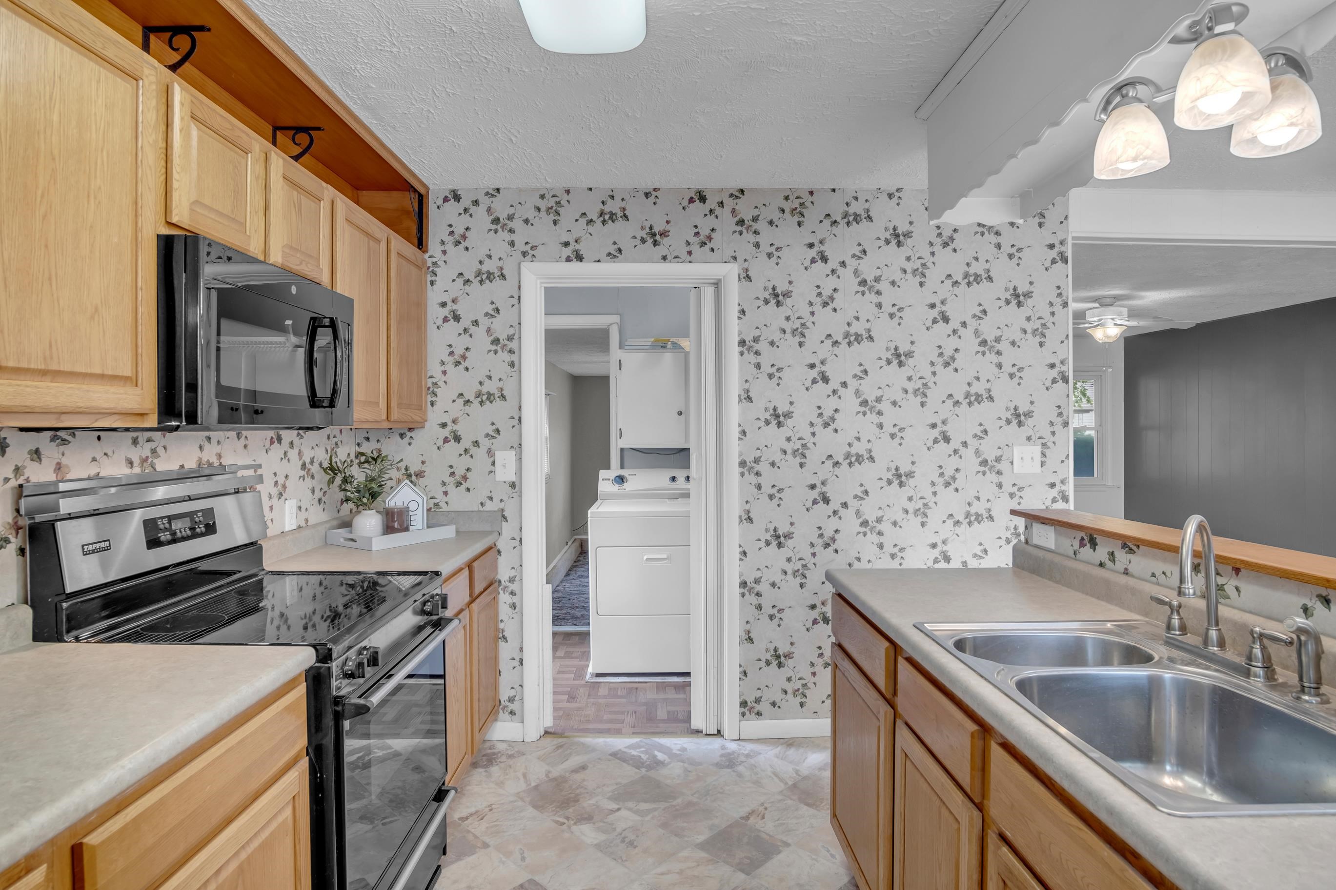 1613 E 10th Newton KS 67114