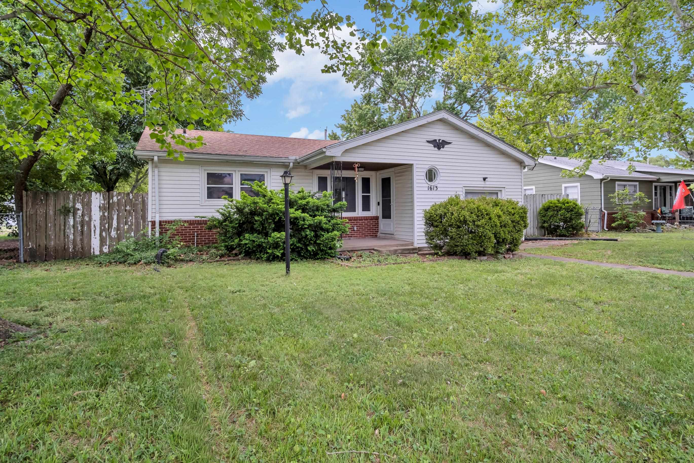 1613 E 10th Newton KS 67114