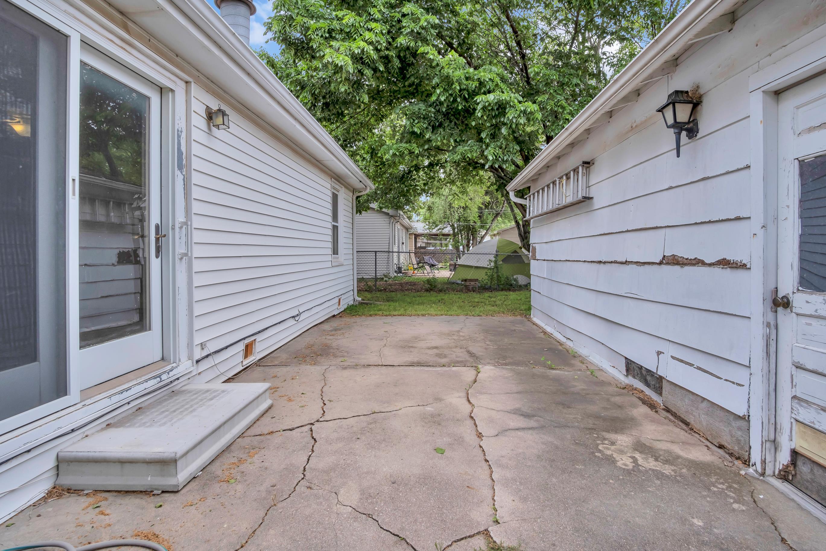 1613 E 10th Newton KS 67114