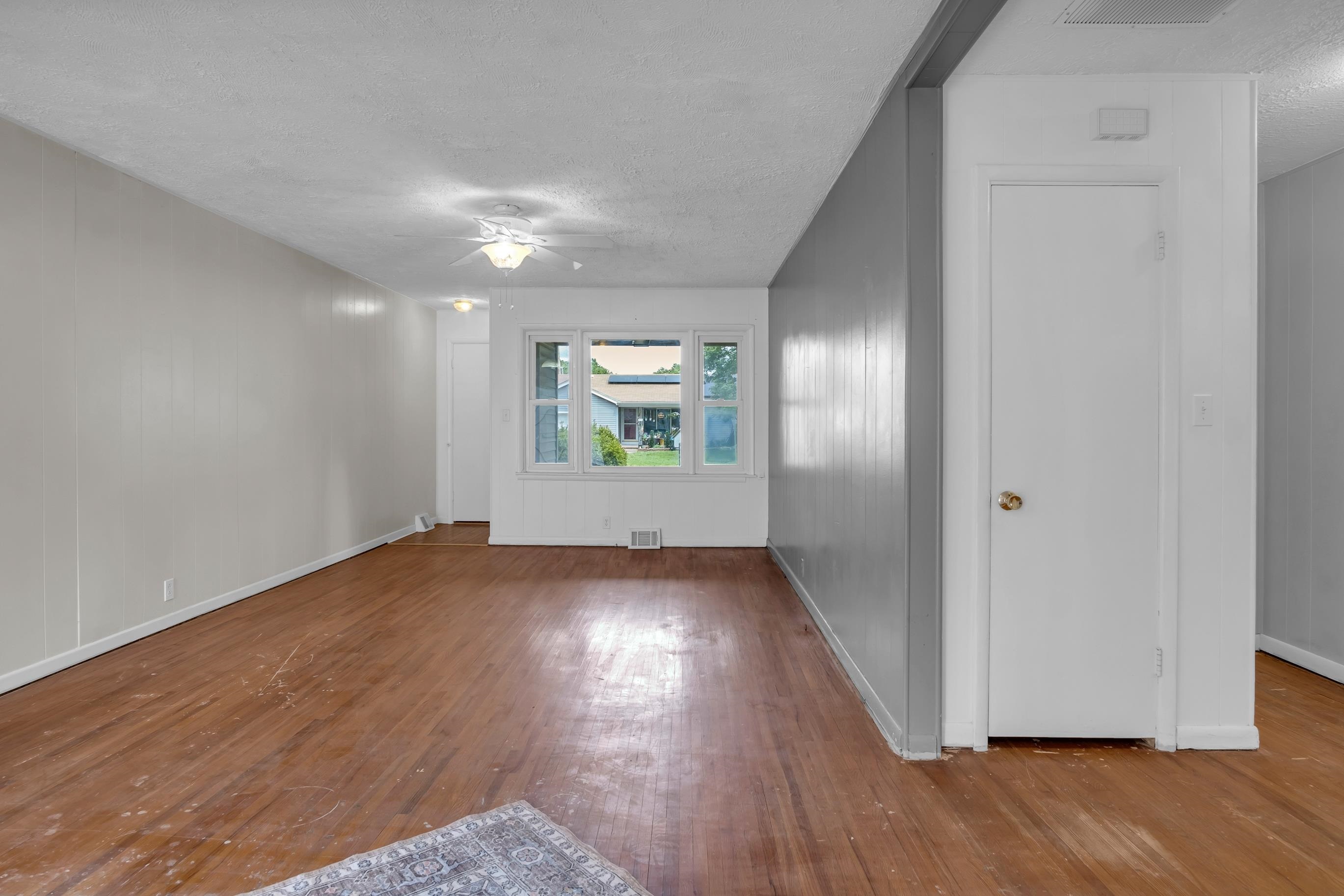 1613 E 10th Newton KS 67114