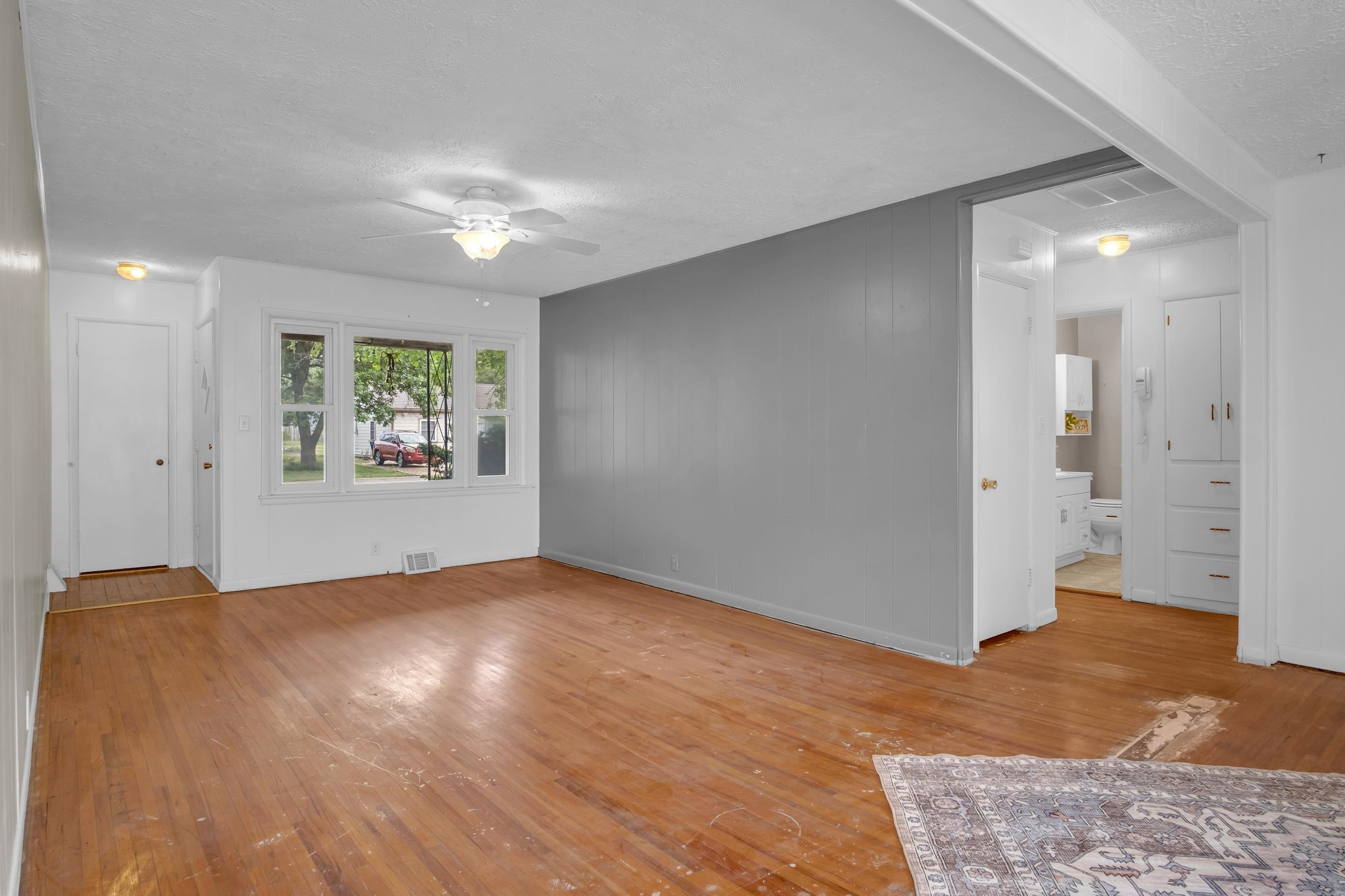 1613 E 10th Newton KS 67114