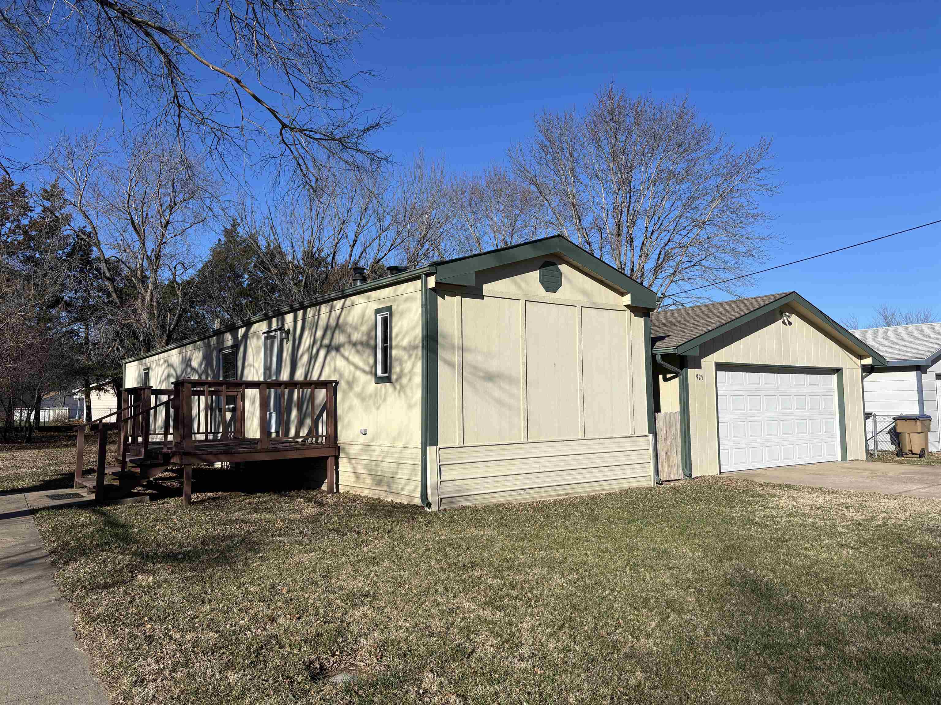 925 N Sunset Avenue Cheney KS 67025