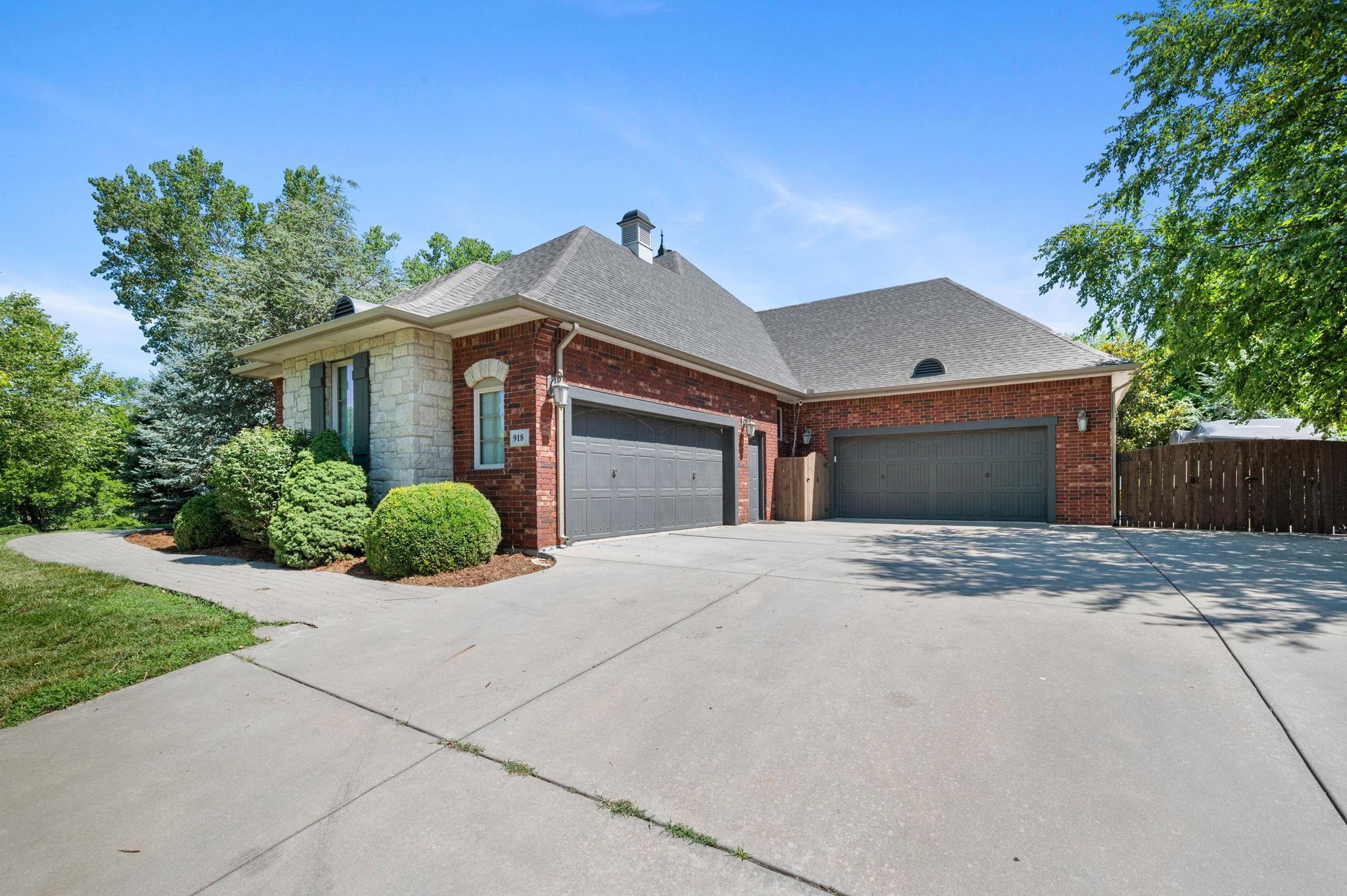 918 E Lakecrest Drive Andover KS 67002