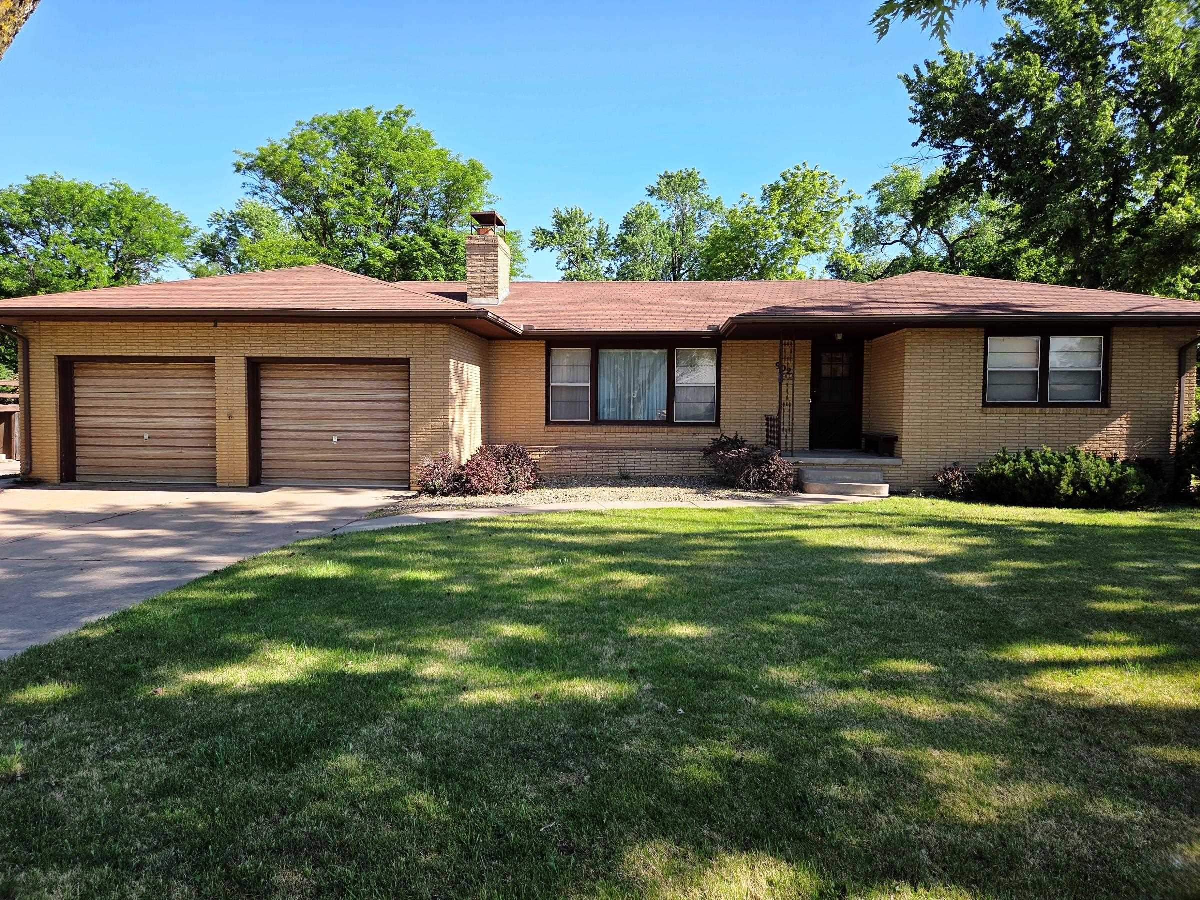 902 E 4th Newton KS 67114