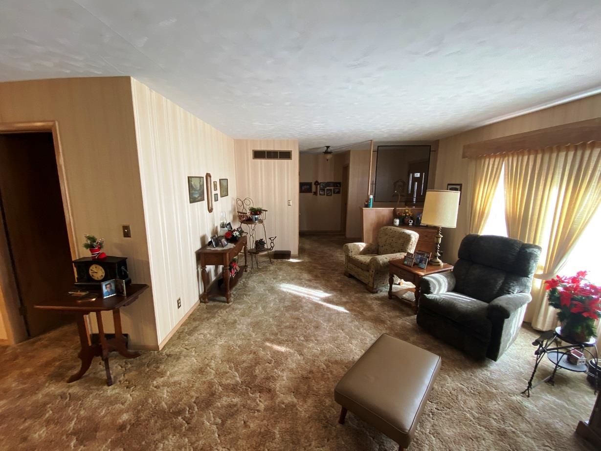 902 E 4th Newton KS 67114