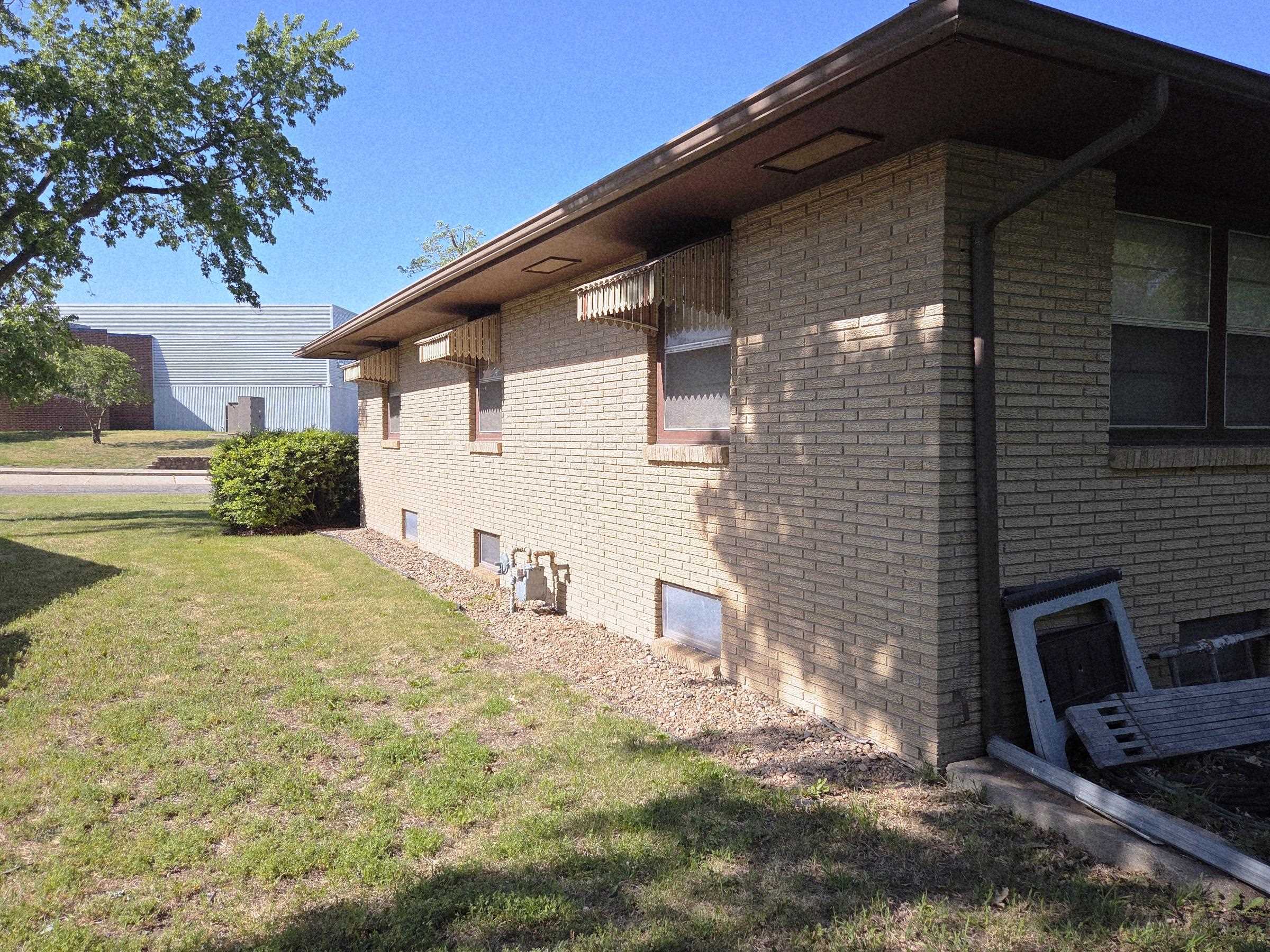 902 E 4th Newton KS 67114