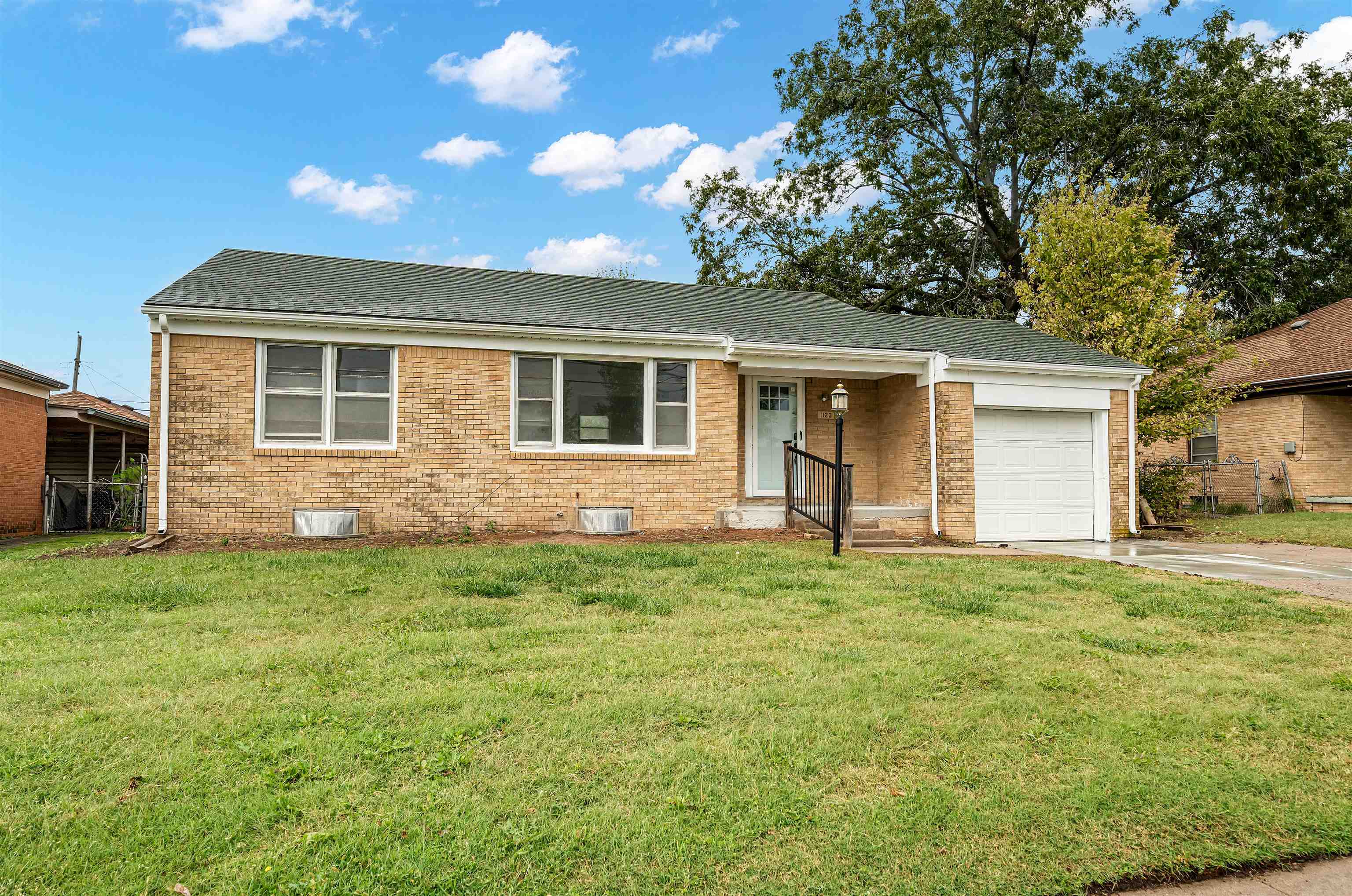 1123 S Woodlawn Boulevard Wichita KS 67218