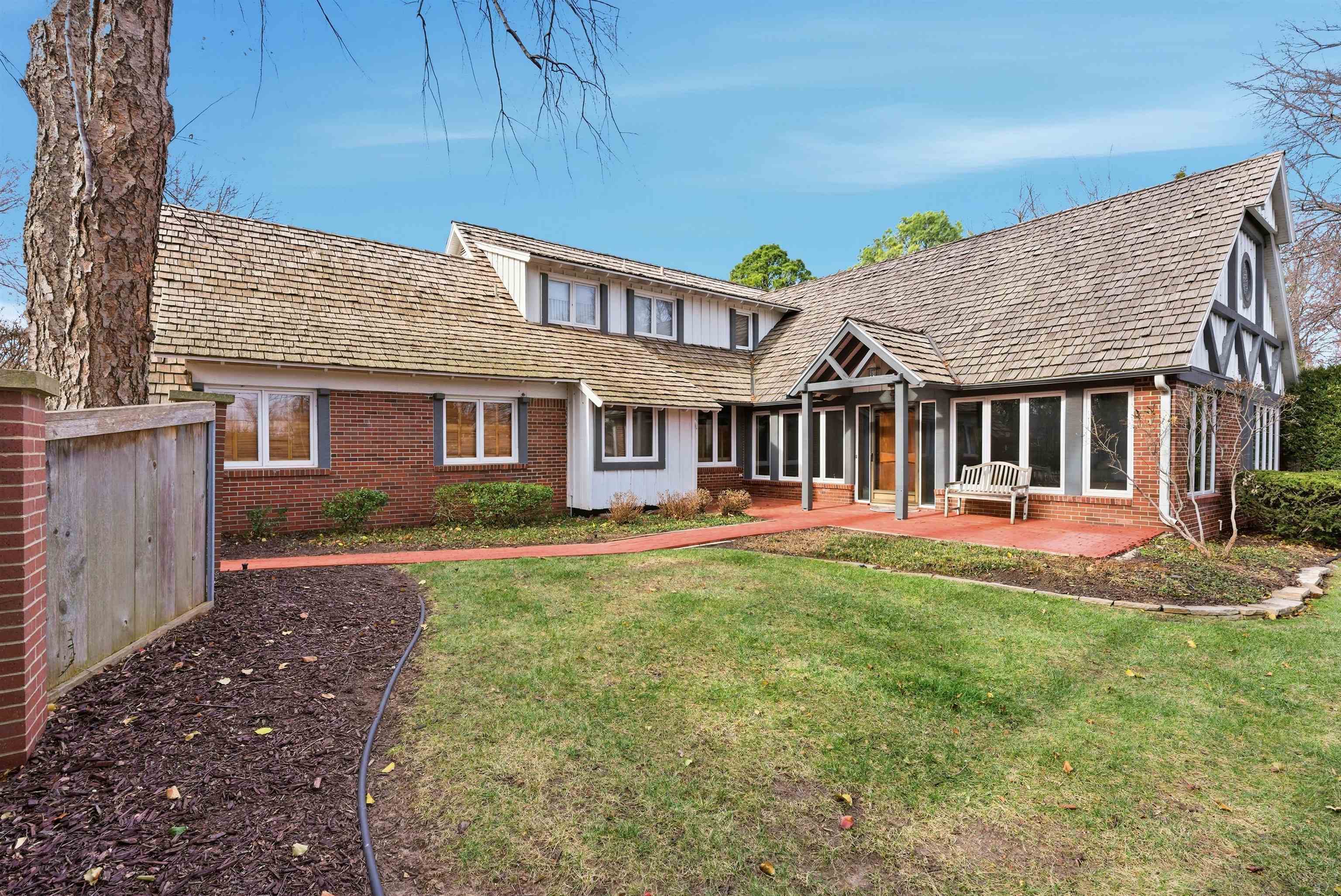 Wichita KS, 1559 N Woodlawn