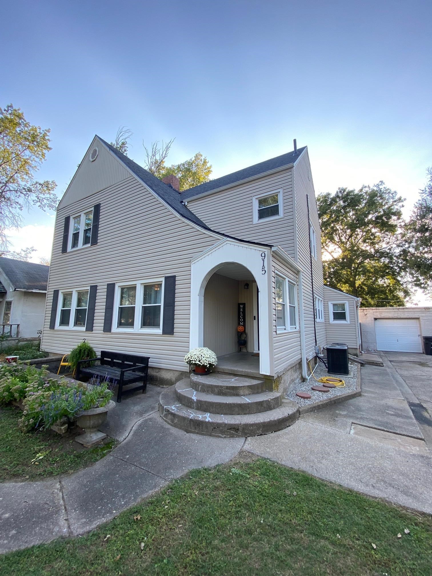 915 S 2nd Street Arkansas City KS 67005