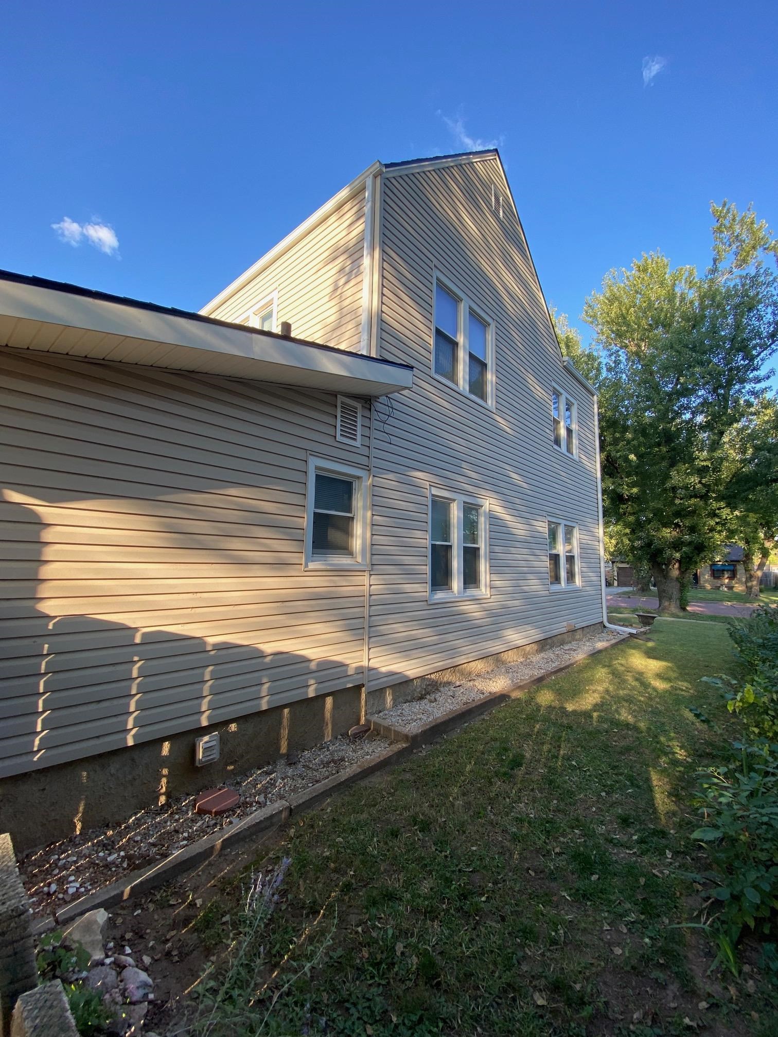 915 S 2nd Street Arkansas City KS 67005