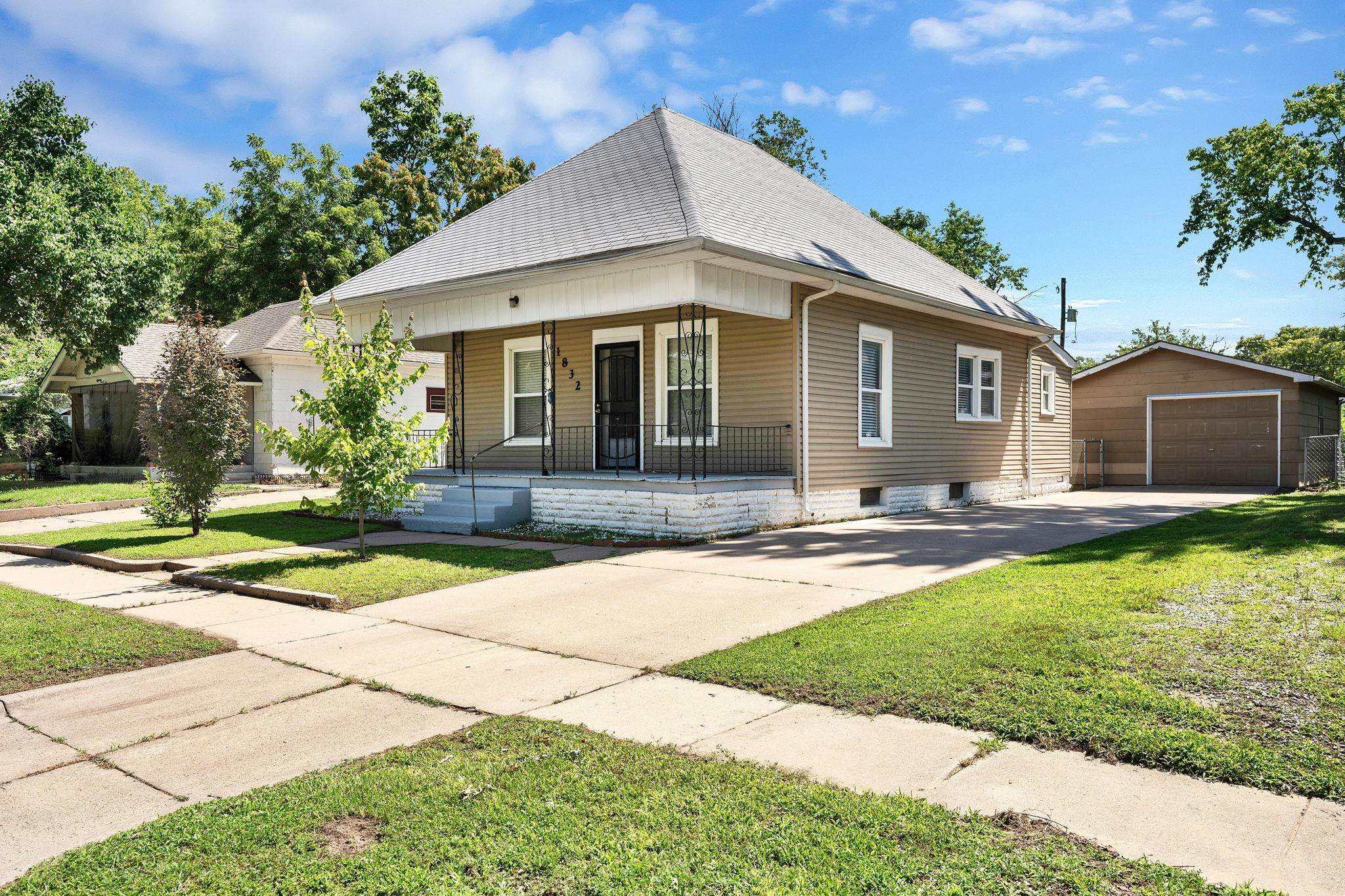 1832 S Gold Street Wichita KS 67213