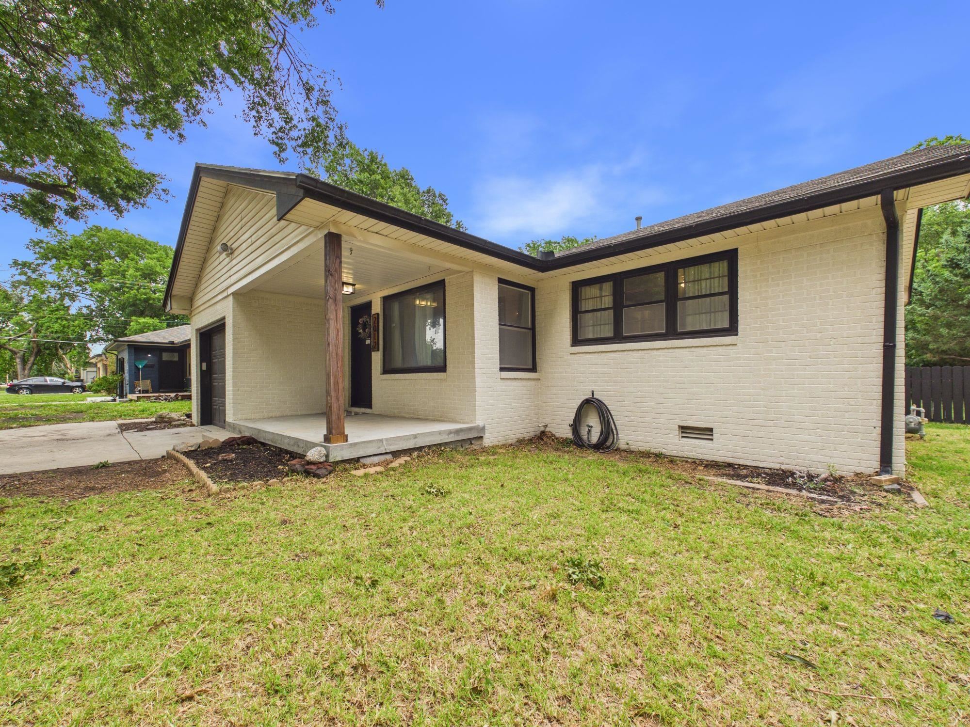 2012 S Ridgewood Drive Wichita KS 67218