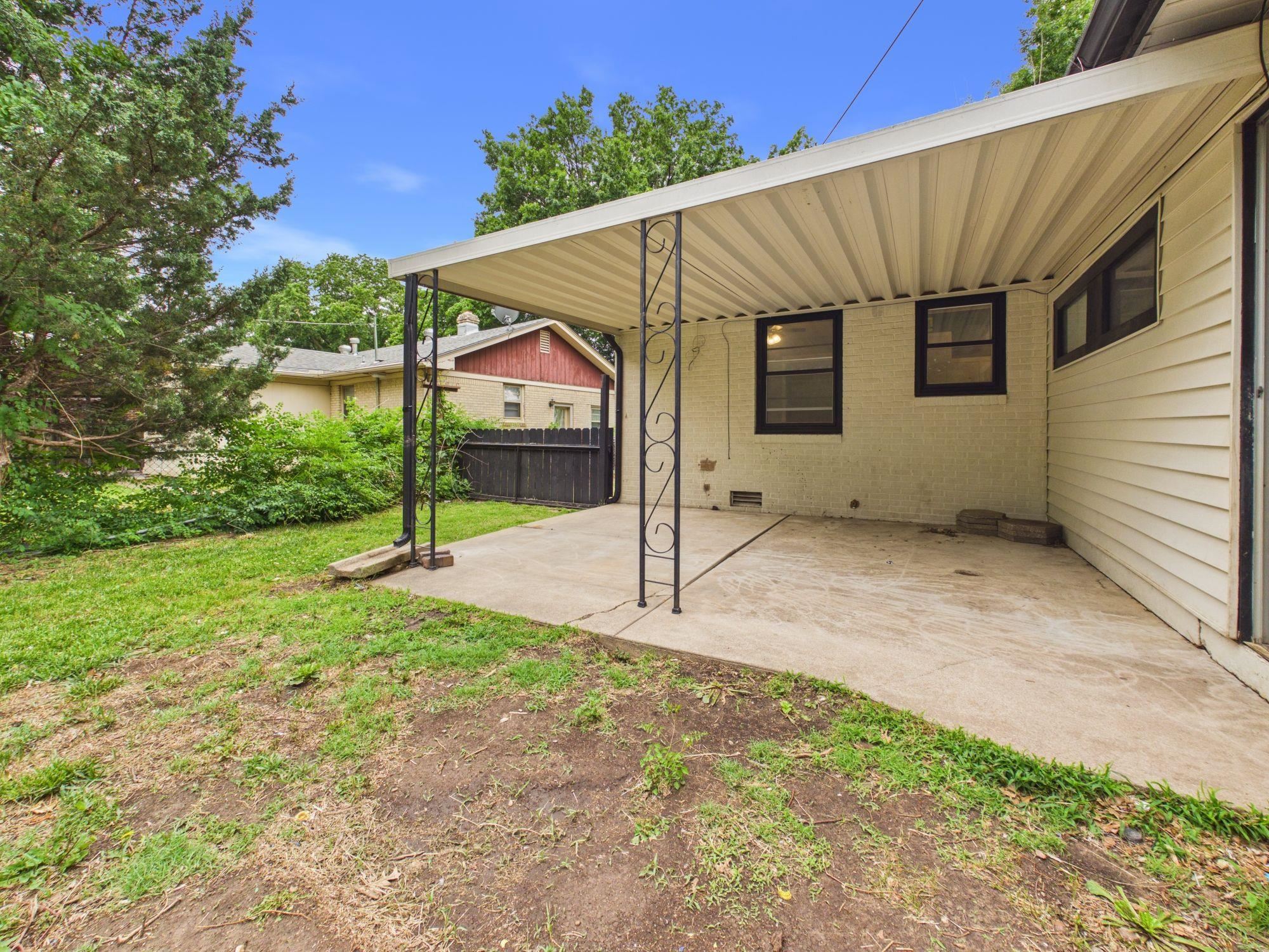 2012 S Ridgewood Drive Wichita KS 67218