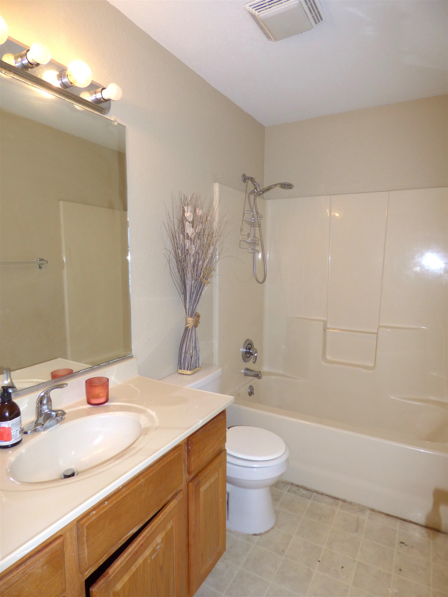 1937 S Chateau Street Wichita KS 67207