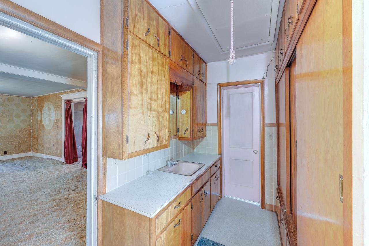 121 W 33rd Avenue Winfield KS 67156