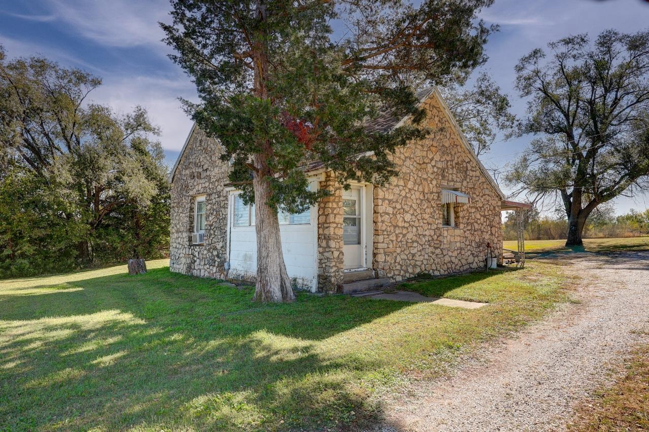 121 W 33rd Avenue Winfield KS 67156