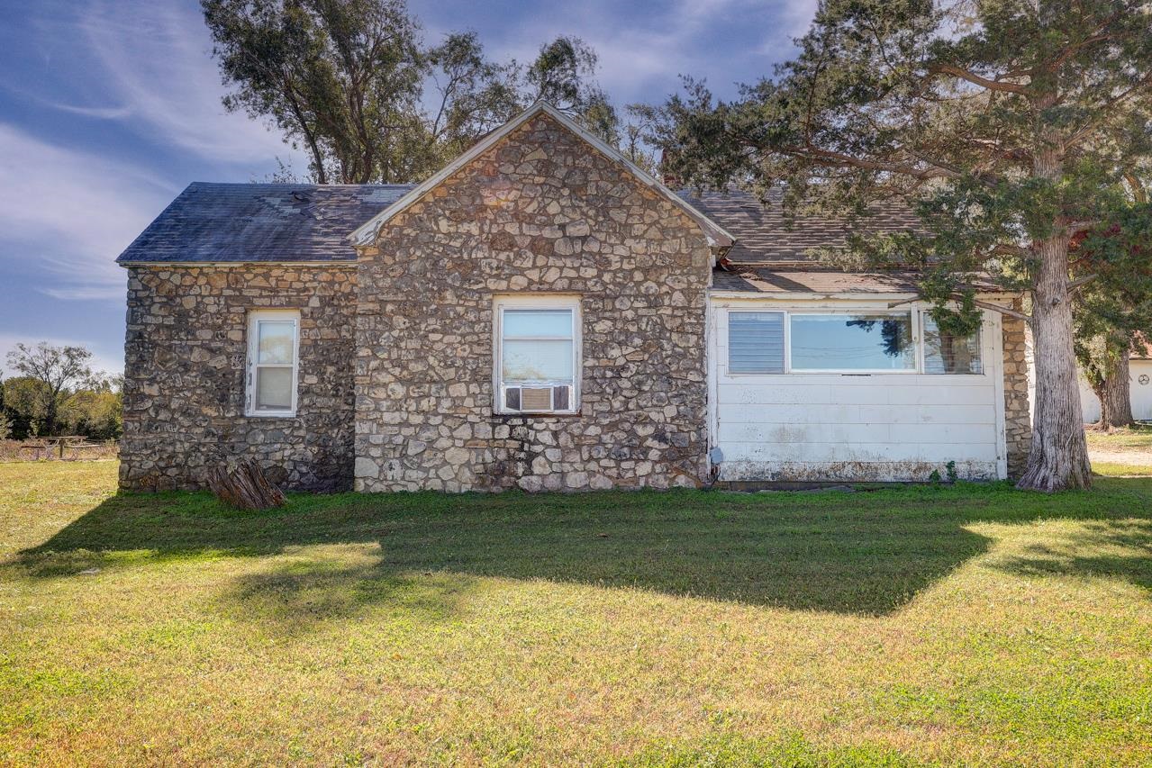 121 W 33rd Avenue Winfield KS 67156
