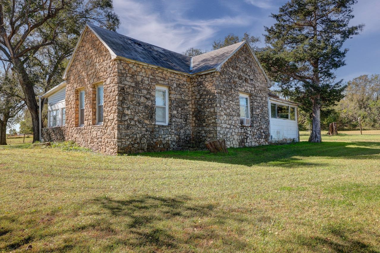 121 W 33rd Avenue Winfield KS 67156