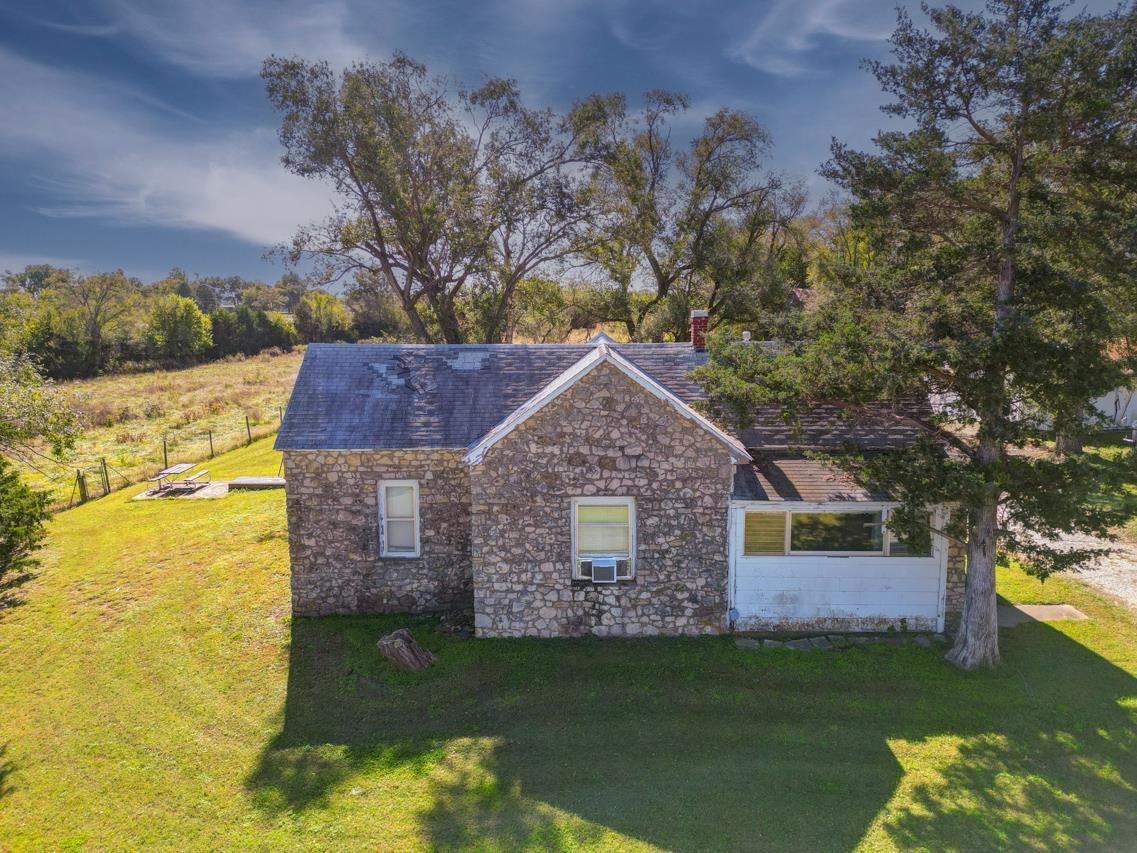 121 W 33rd Avenue Winfield KS 67156