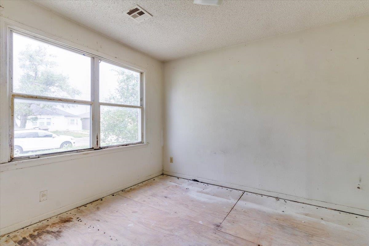1746 Chautauqua Wichita KS 67214