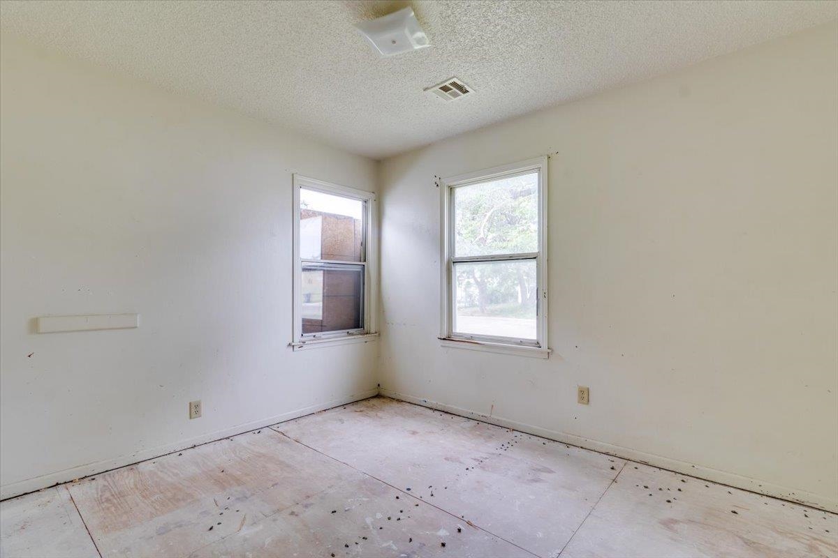 1746 Chautauqua Wichita KS 67214