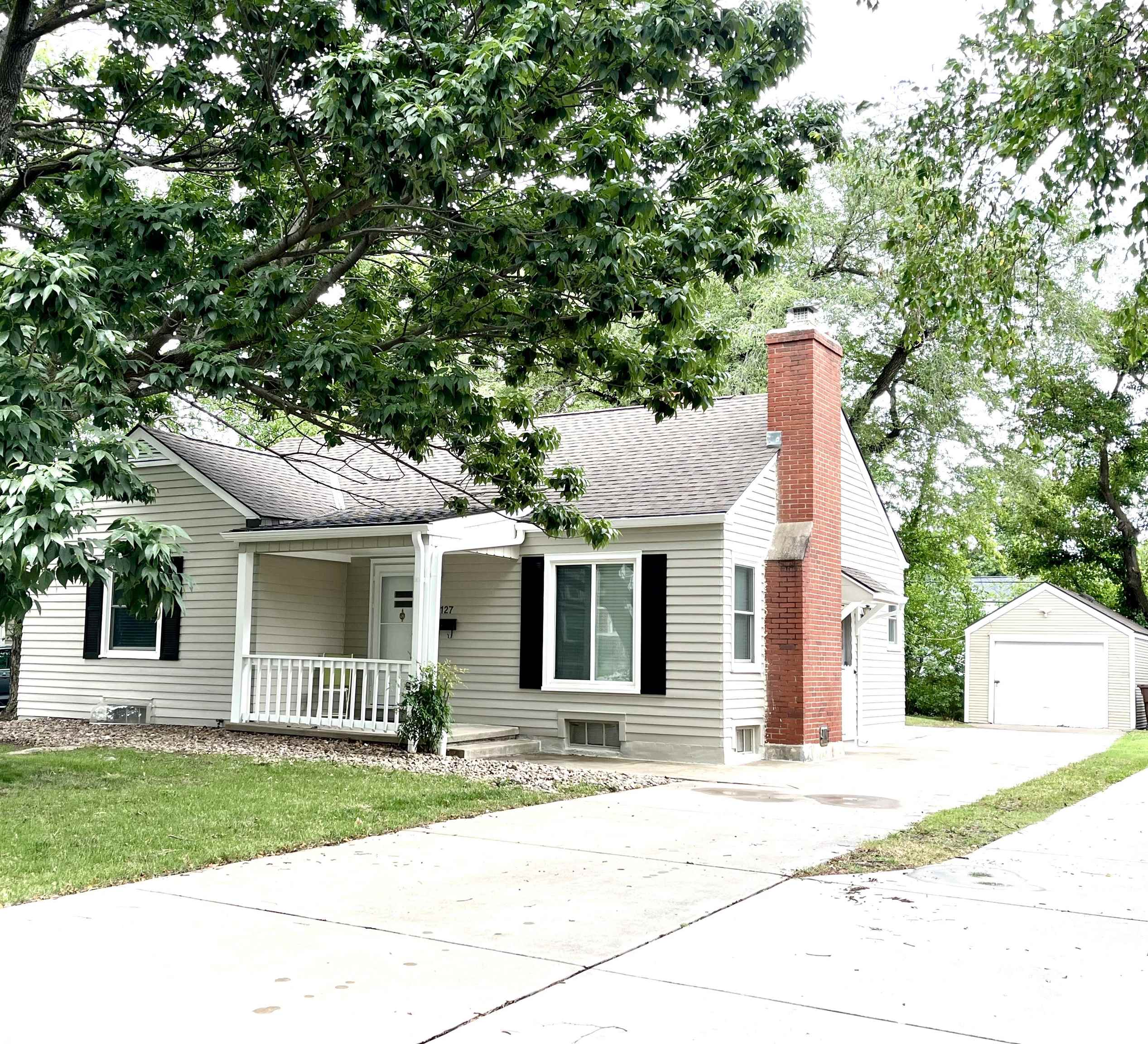 127 N Pinecrest Wichita KS 67208