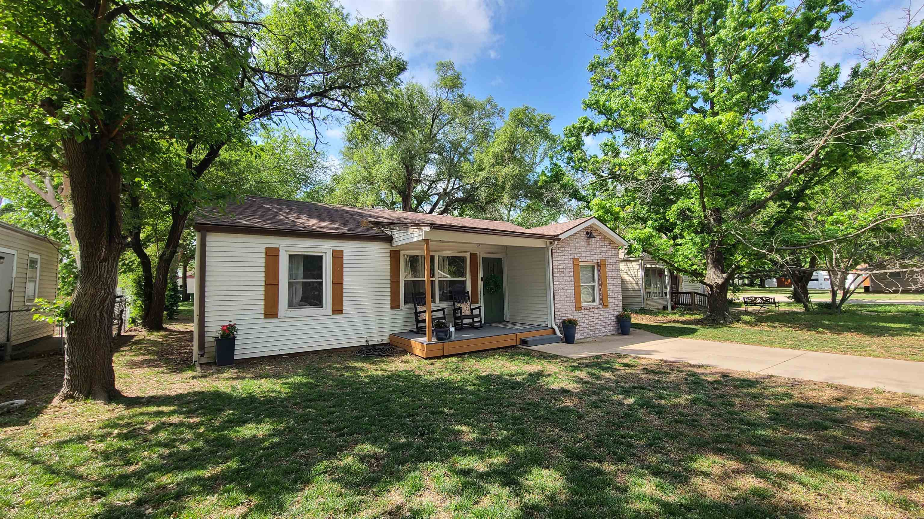 1106 E 7th Wellington KS 67152