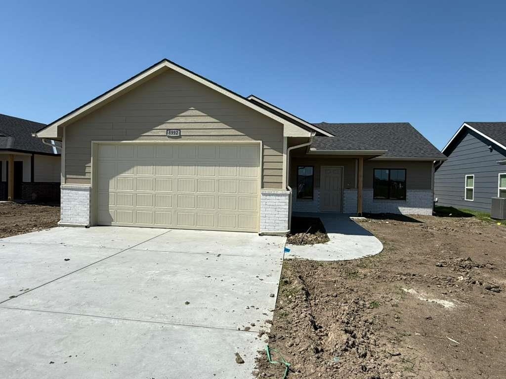 8992 E Forbes Circle Bel Aire KS 67226