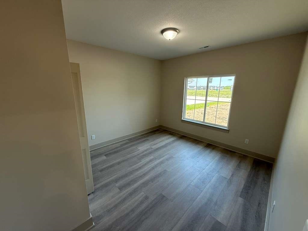 8992 E Forbes Circle Bel Aire KS 67226