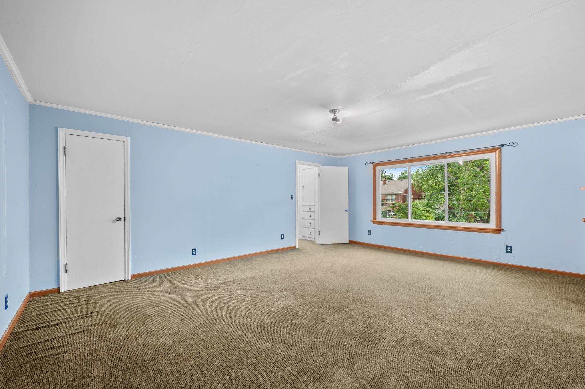 121 N Parkwood Lane Wichita KS 67208