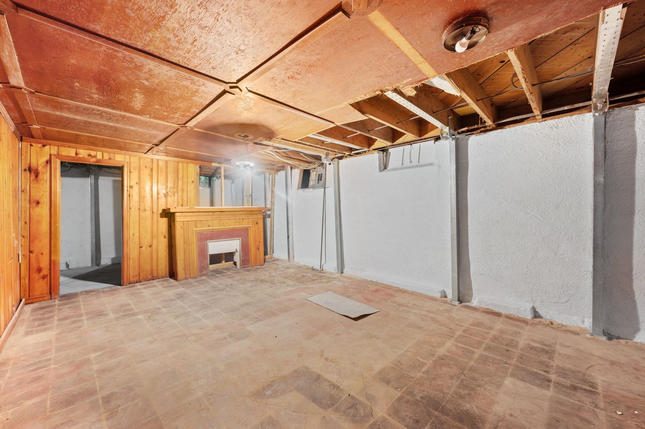 121 N Parkwood Lane Wichita KS 67208