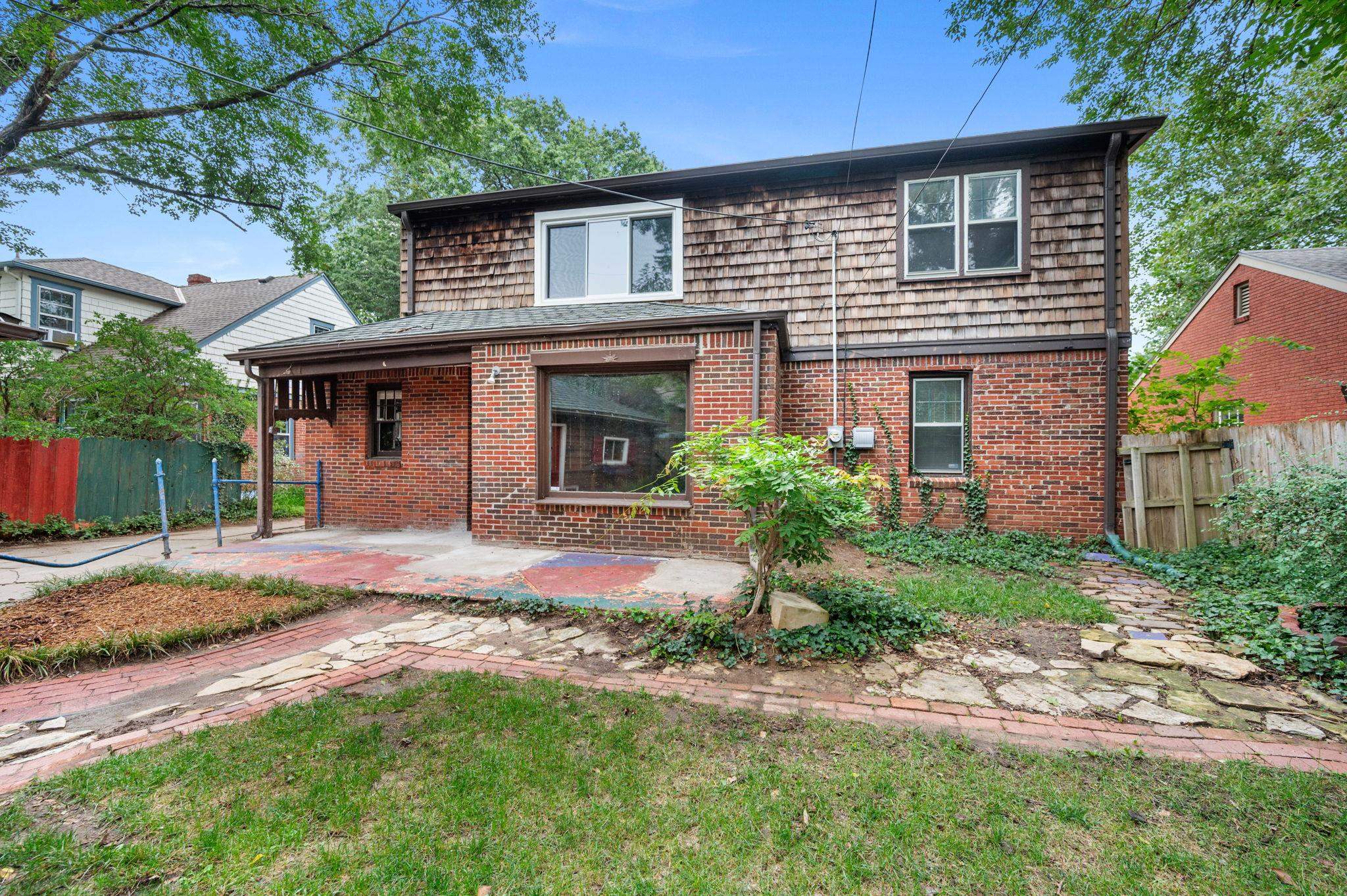 121 N Parkwood Lane Wichita KS 67208