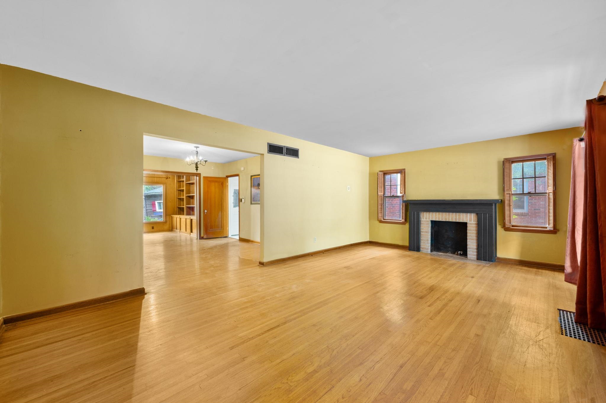 121 N Parkwood Lane Wichita KS 67208