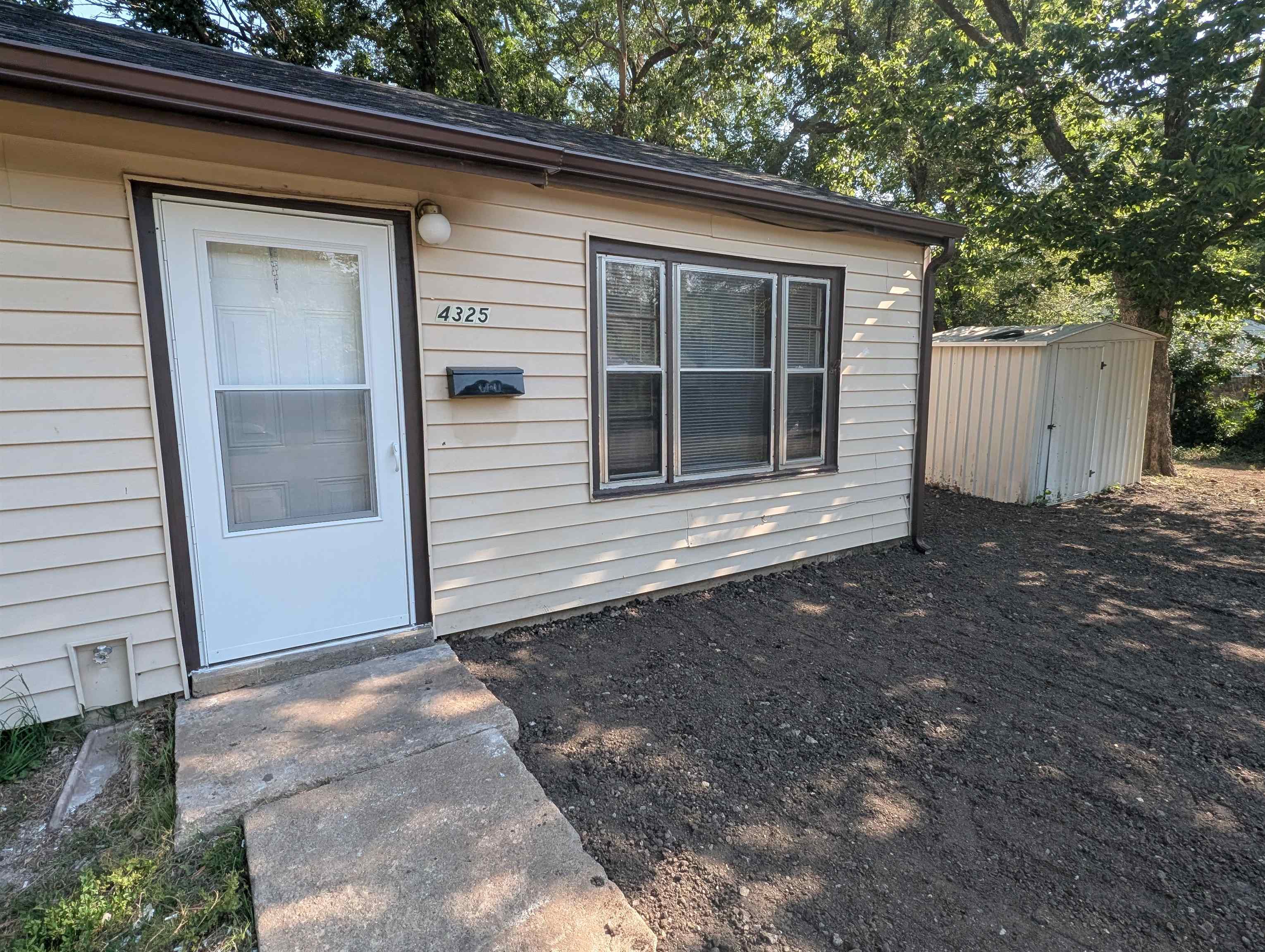 4325 S Dover Wichita KS 67216