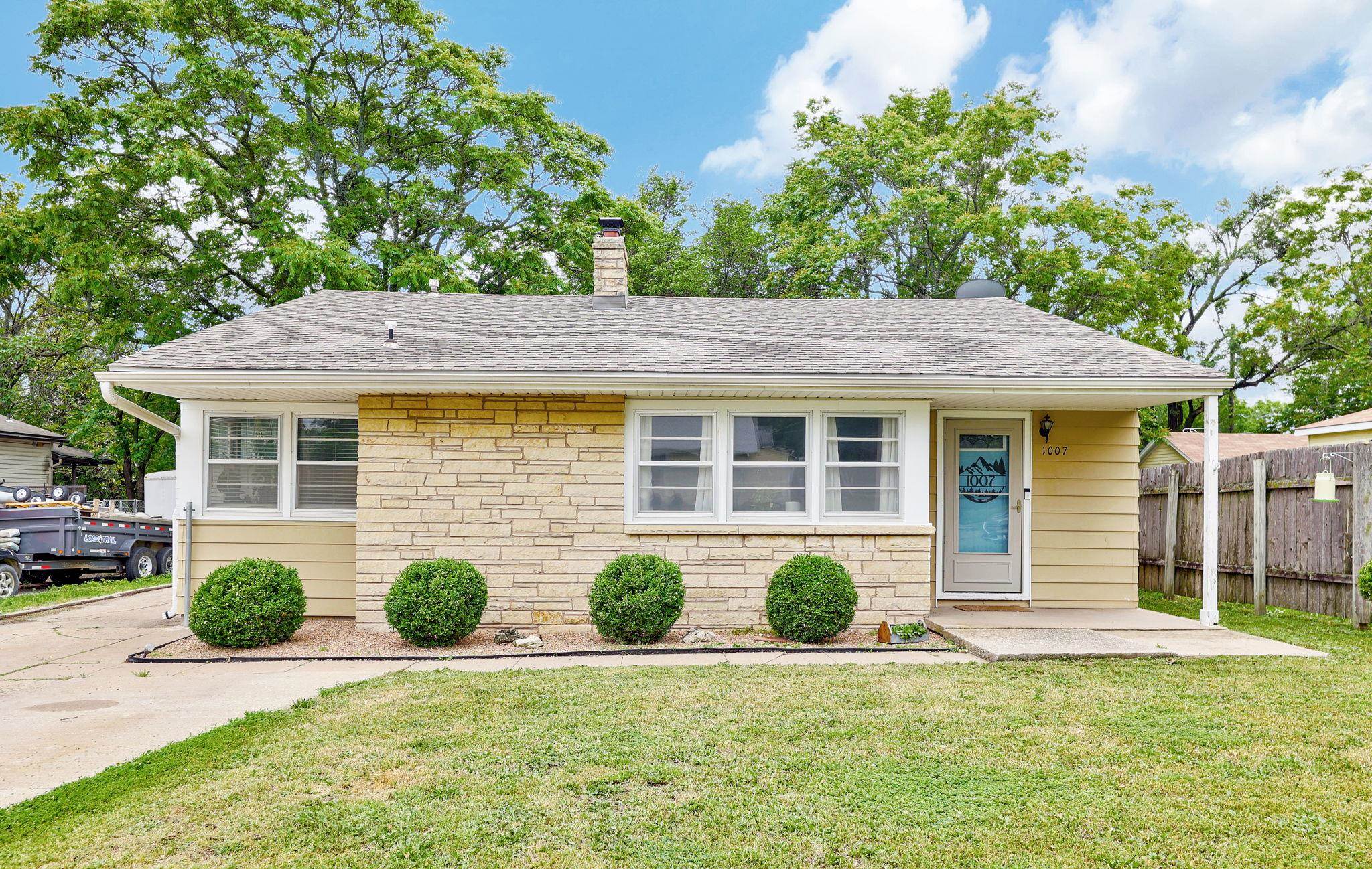 1007 W Towanda Avenue El Dorado KS 67042