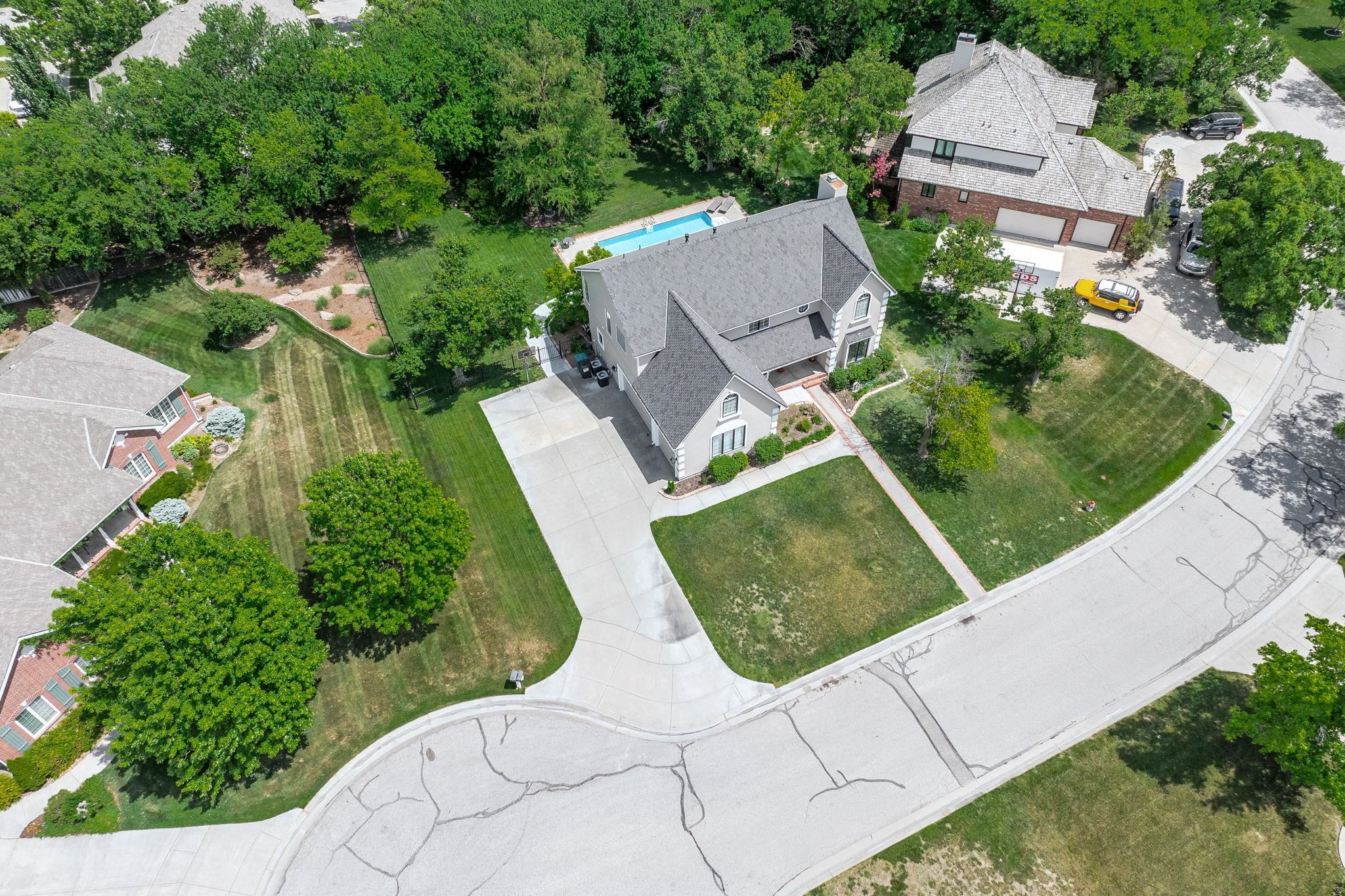 1025 N Woodridge Court Wichita KS 67206