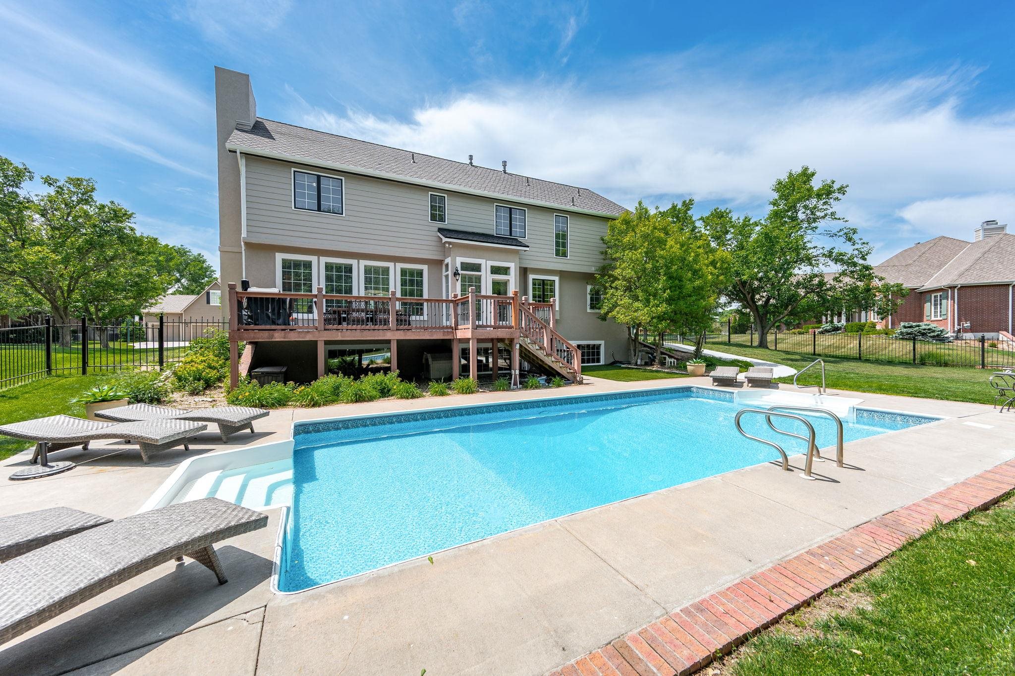 1025 N Woodridge Court Wichita KS 67206