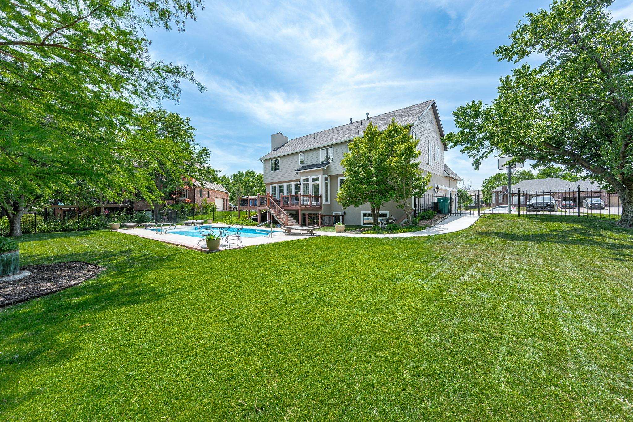 1025 N Woodridge Court Wichita KS 67206
