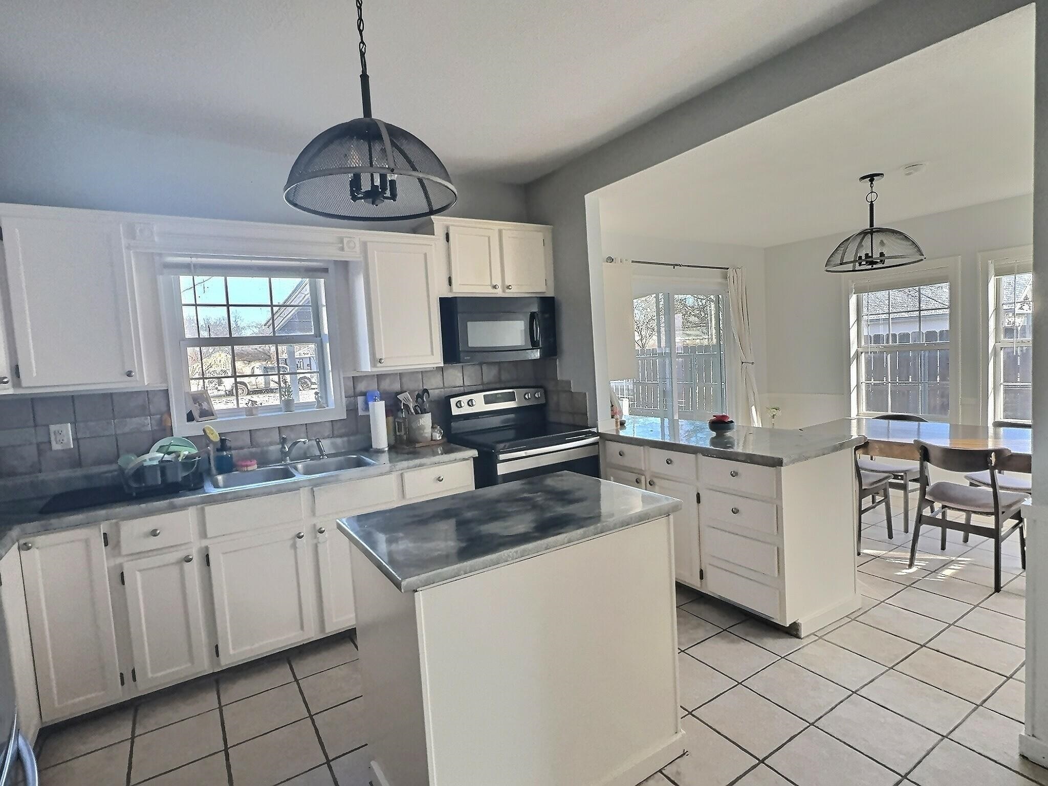 620 E 10th Street Newton KS 67114
