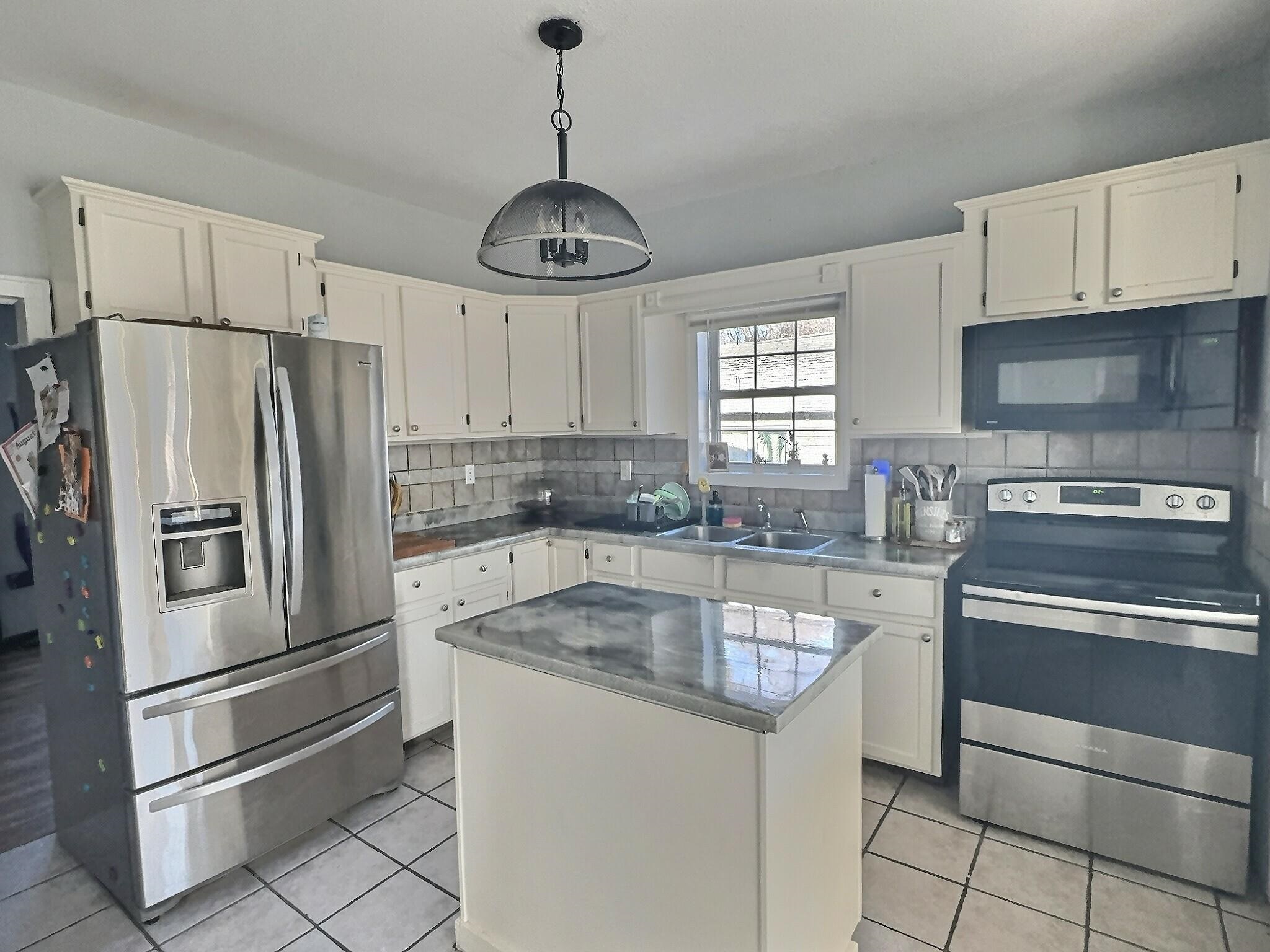 620 E 10th Street Newton KS 67114